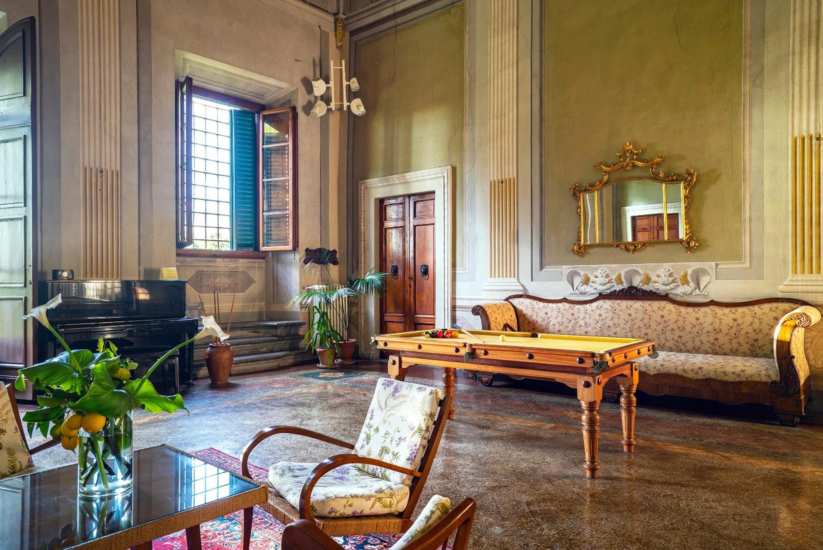 lounge