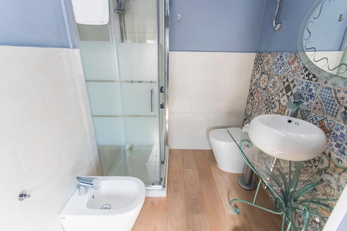 Relais Garibaldi en Avezzano — bathroom