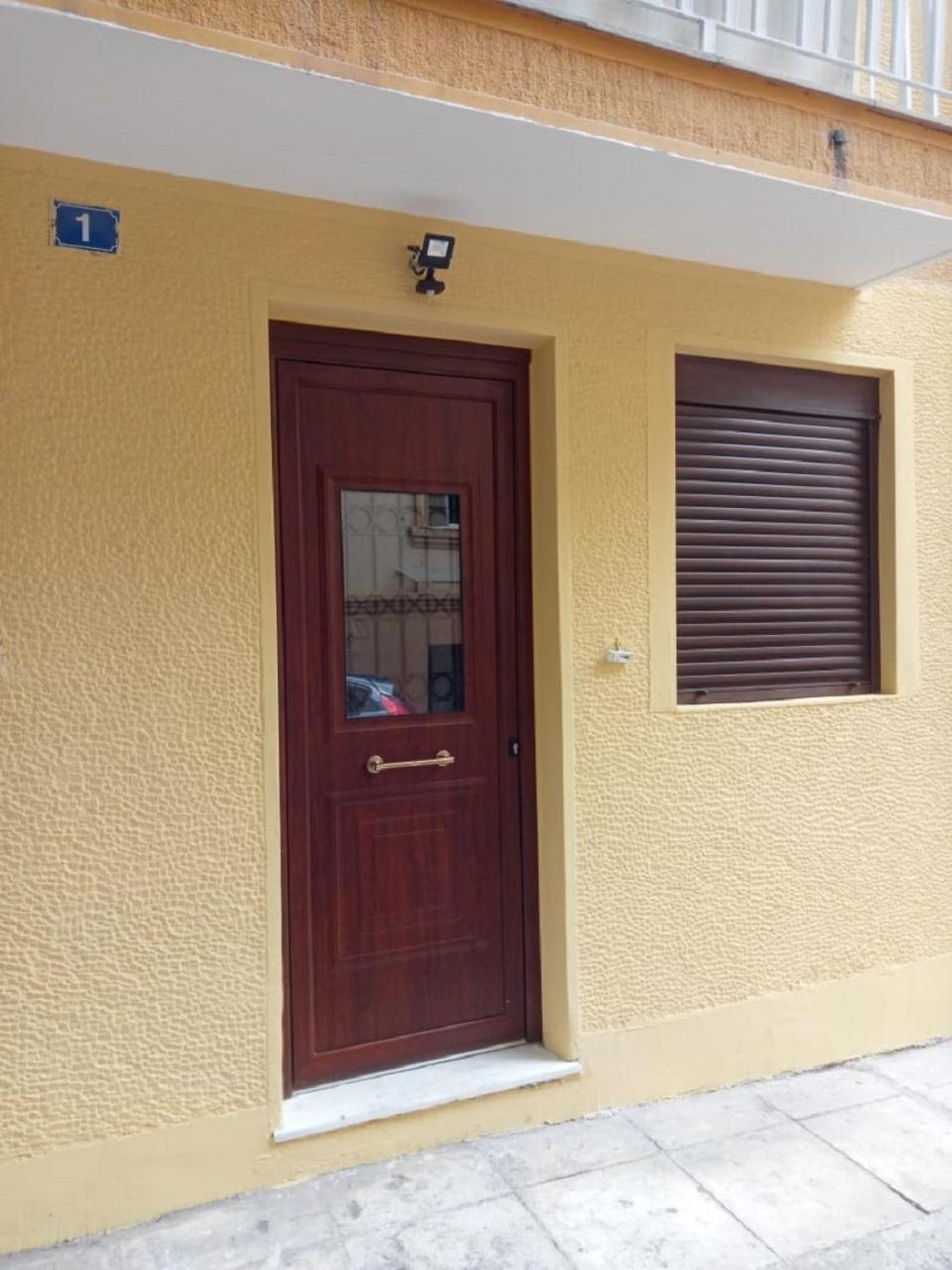 New Apartment with a separate entrance near the subway.