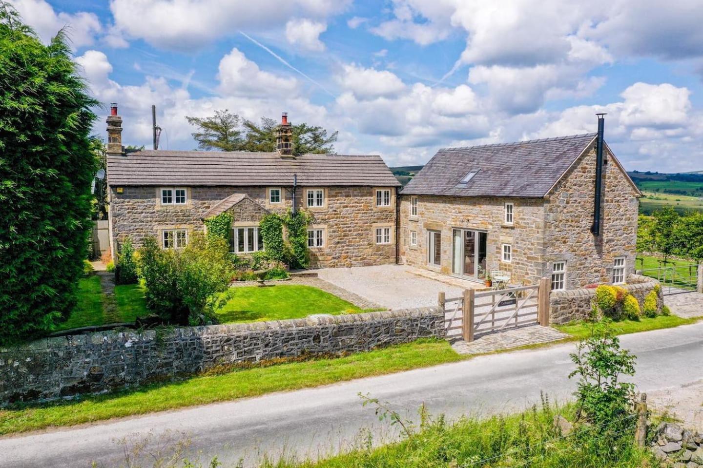 Cuckoostone Barn view 4