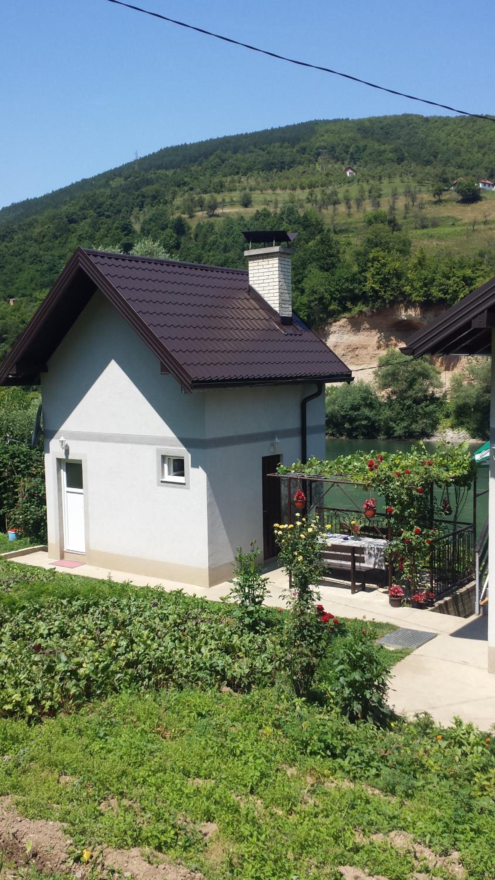 Vikendica pored Drine Foča