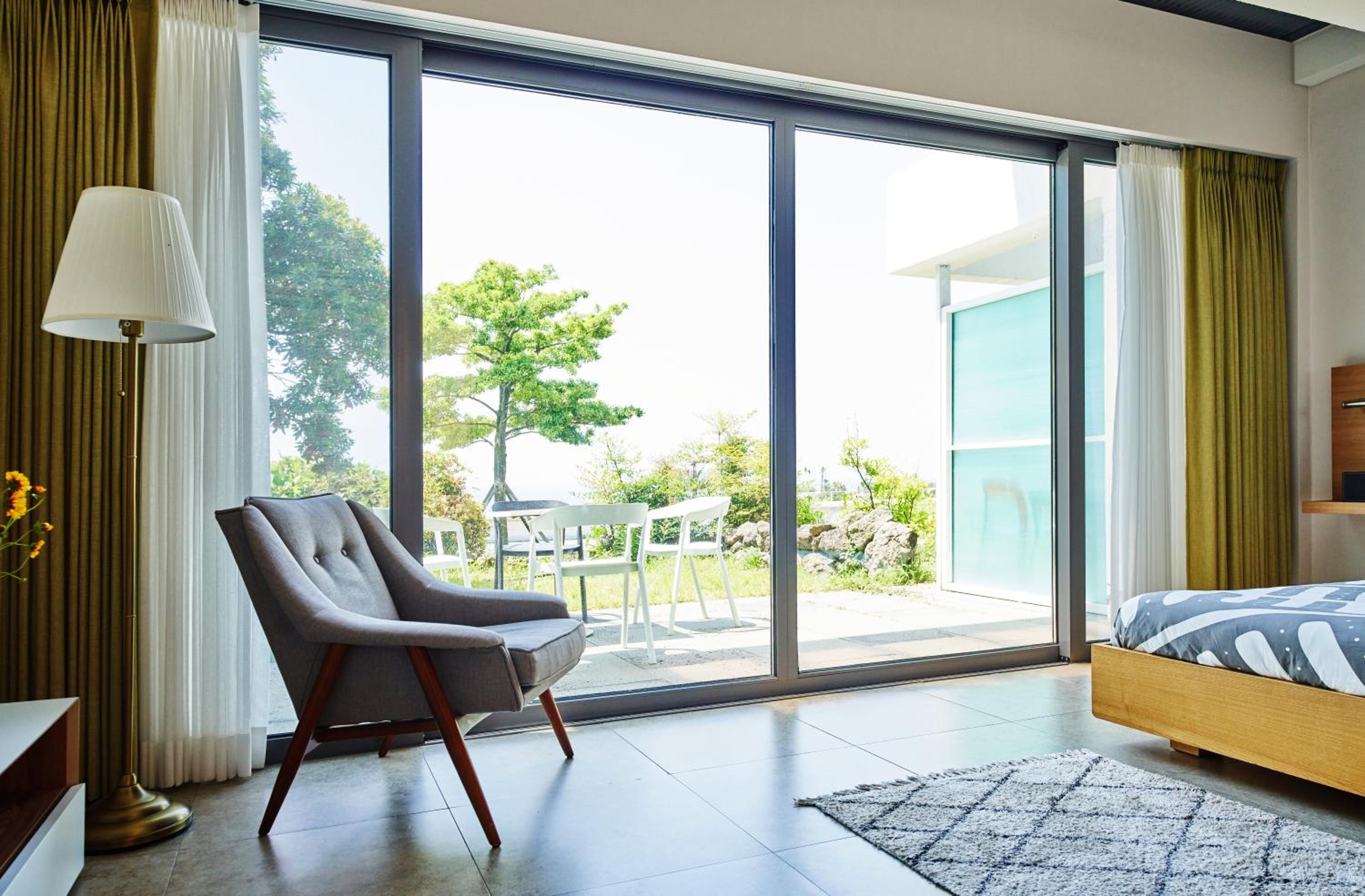 Jeju Bom stay & Art Gallery