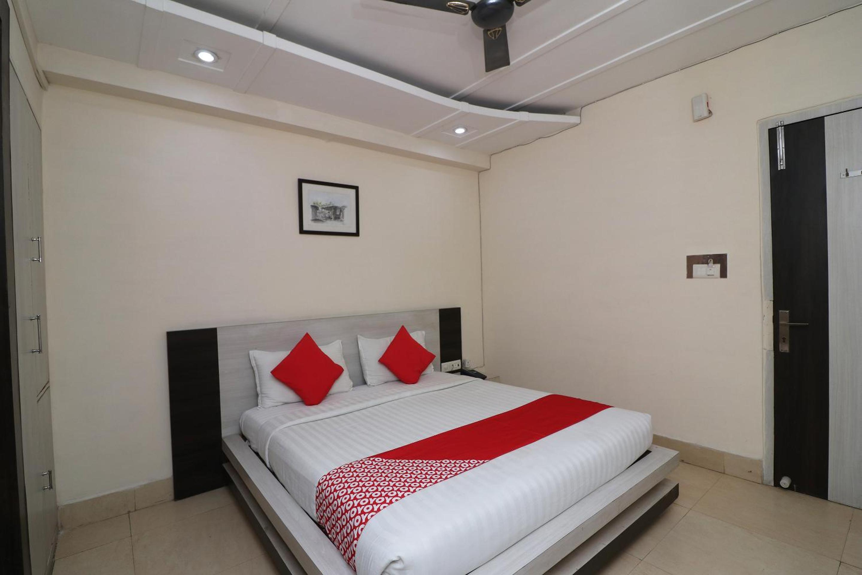 Hotel Mandiram - Property Image 5