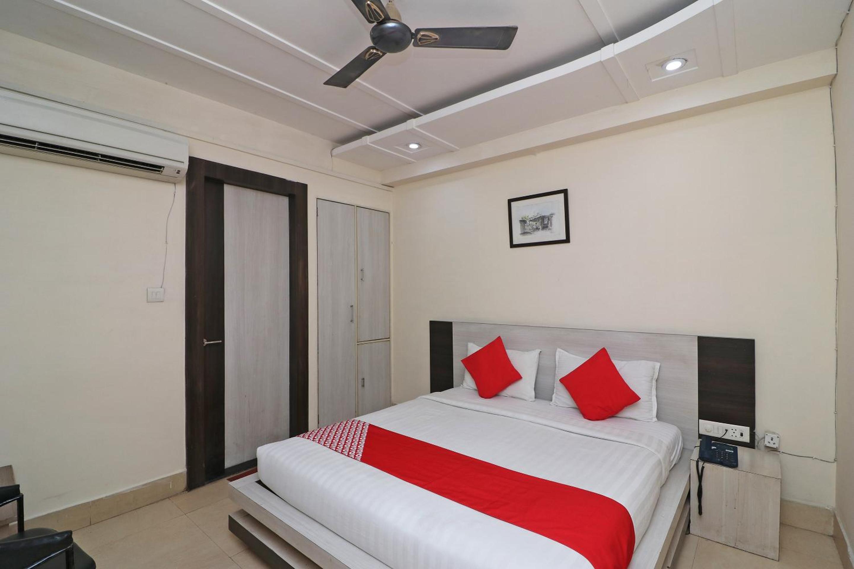 Hotel Mandiram - Property Image 4