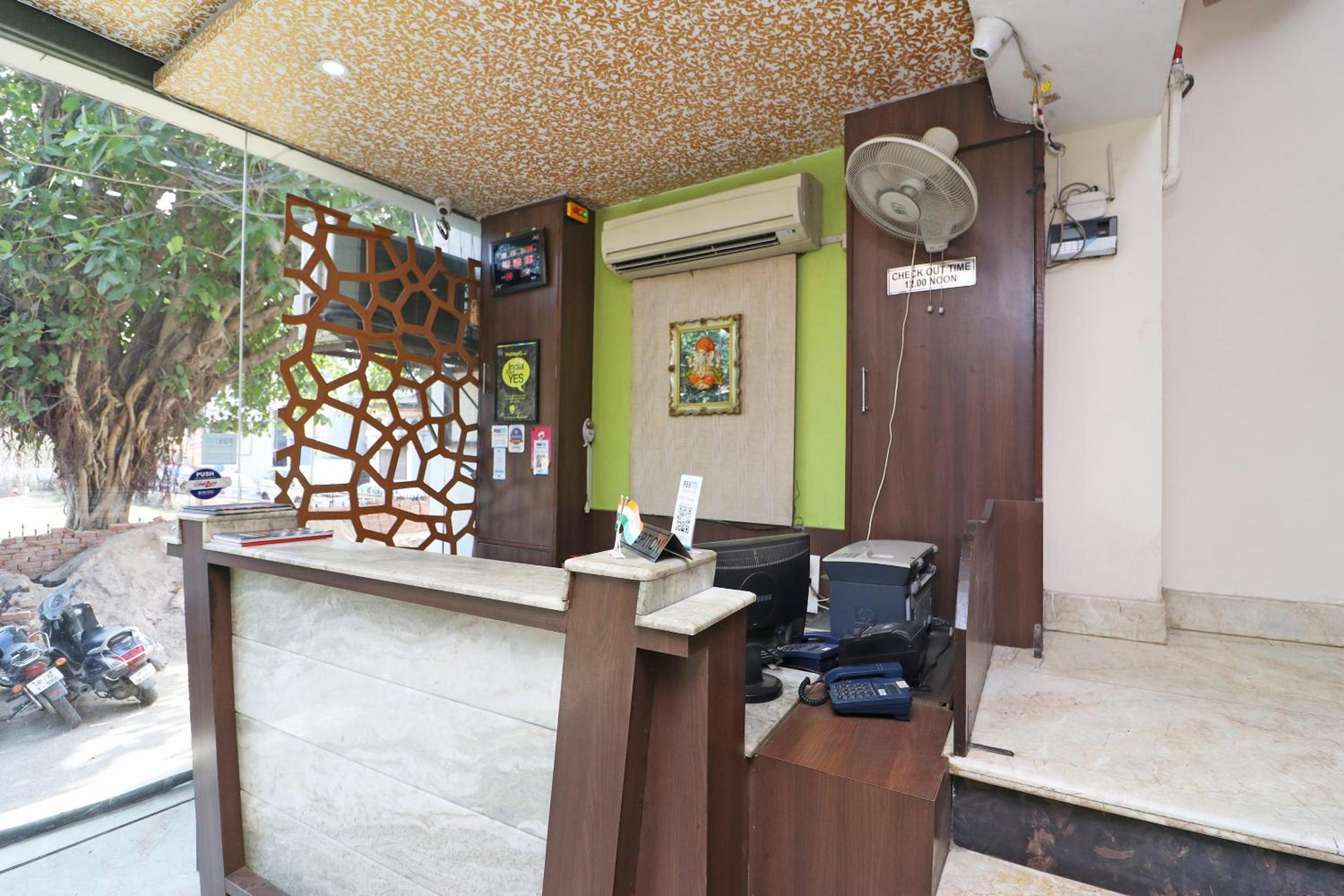 Hotel Mandiram - Property Image 9