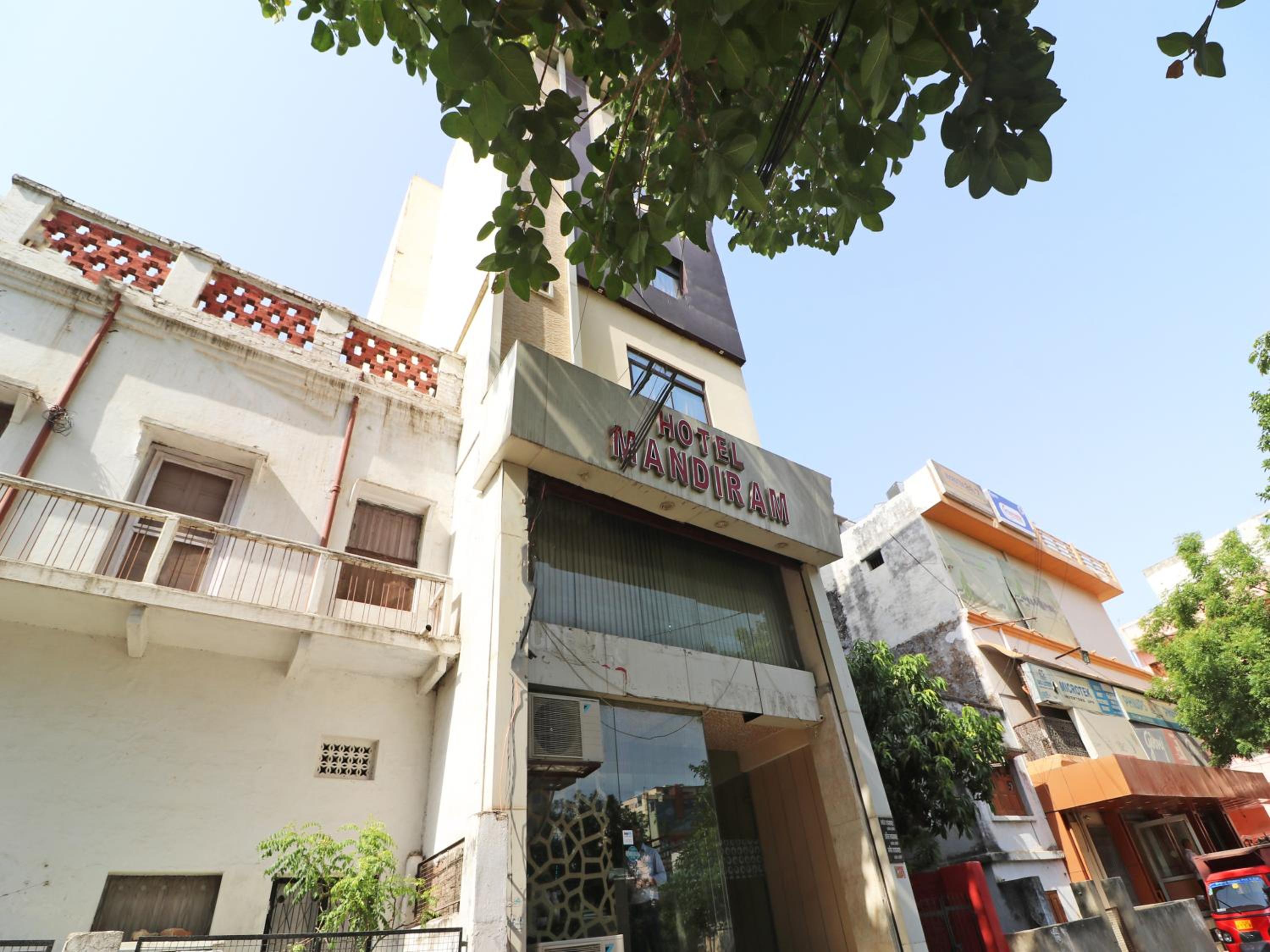 Hotel Mandiram - Property Image 10
