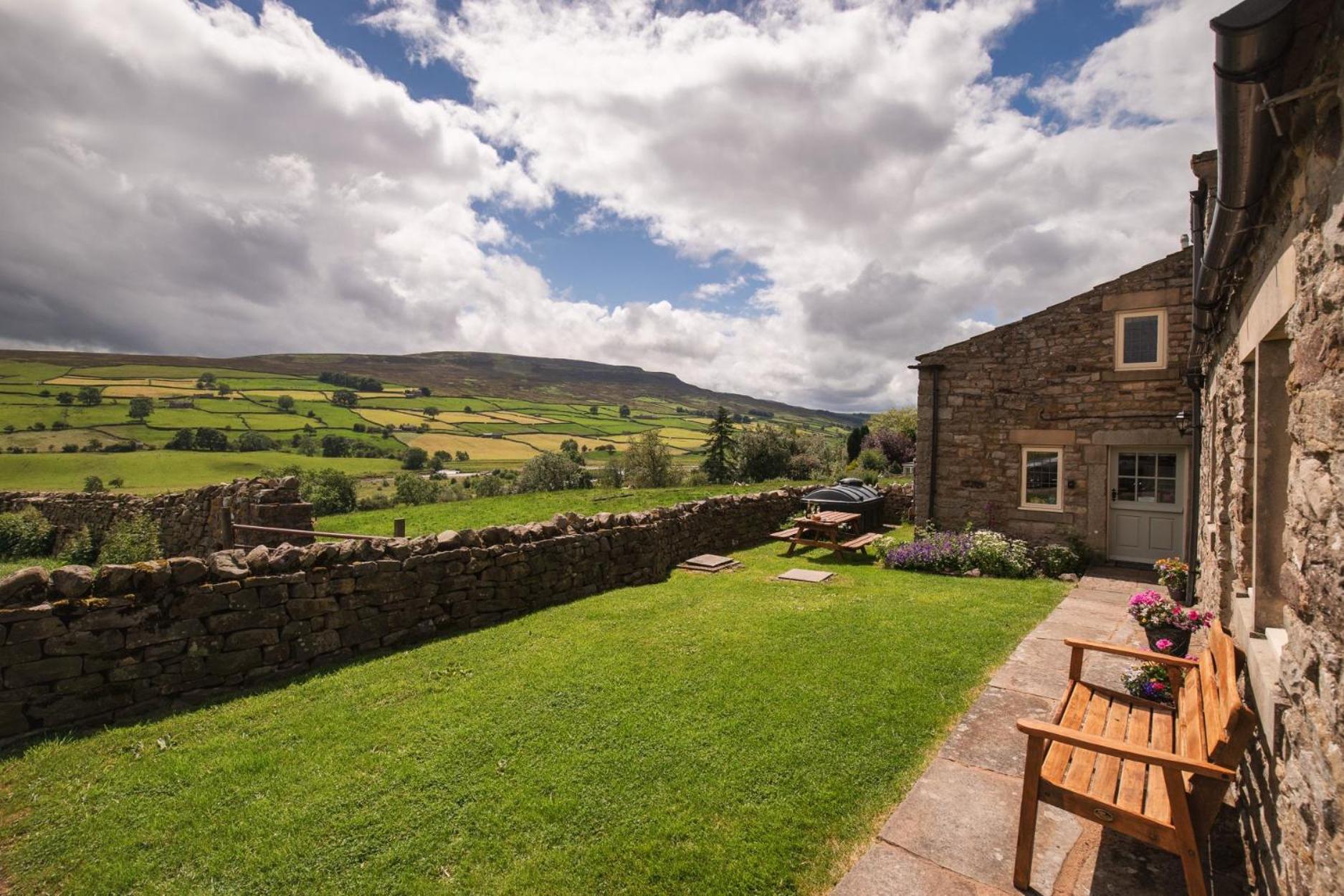 Crow Hall - Luxury Holiday Accommodation view 3