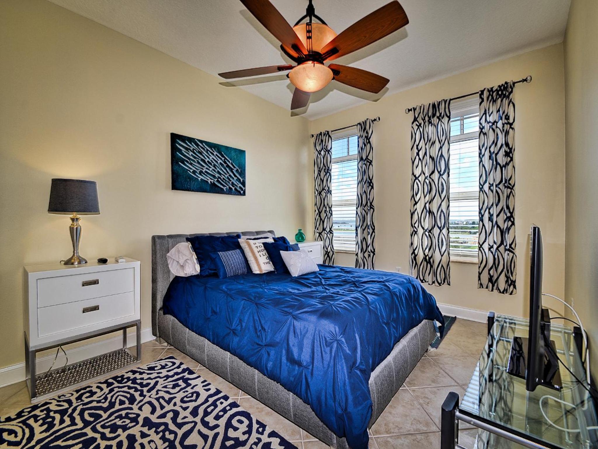 Belle Harbor 701W Luxury Condo with Panoramic Water View. 23088 view 3