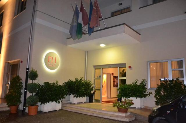 Hotel Palace Gioia Tauro - Image 1