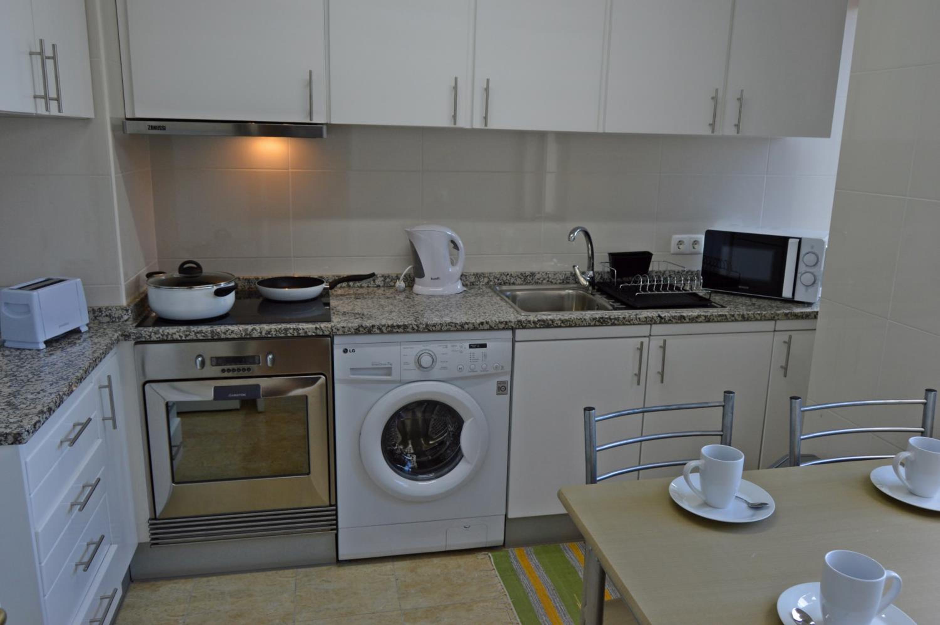 Apartment in the city of Funchal up 2 at 6 pers view 5