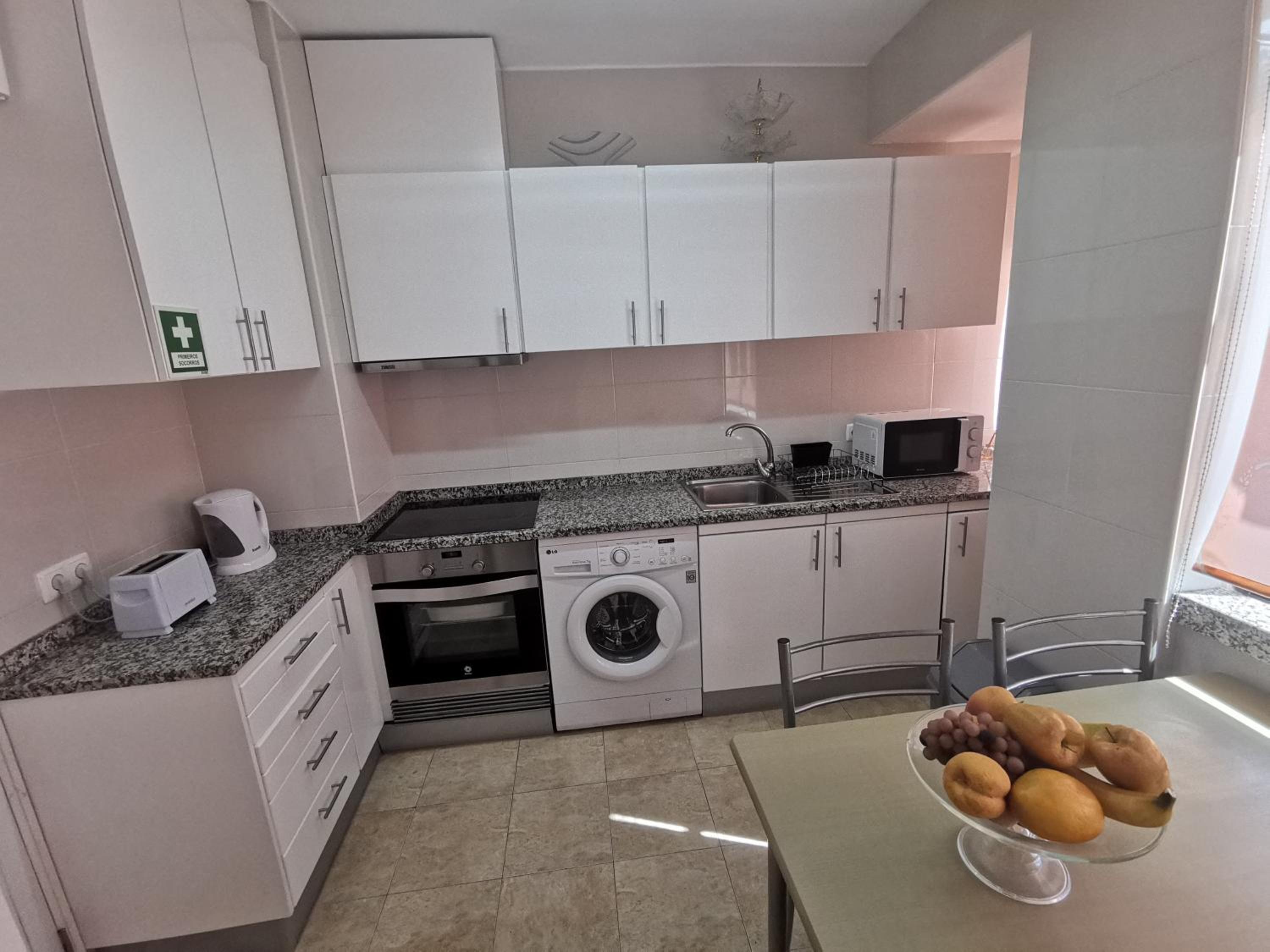 Apartment in the city of Funchal up 2 at 6 pers view 2