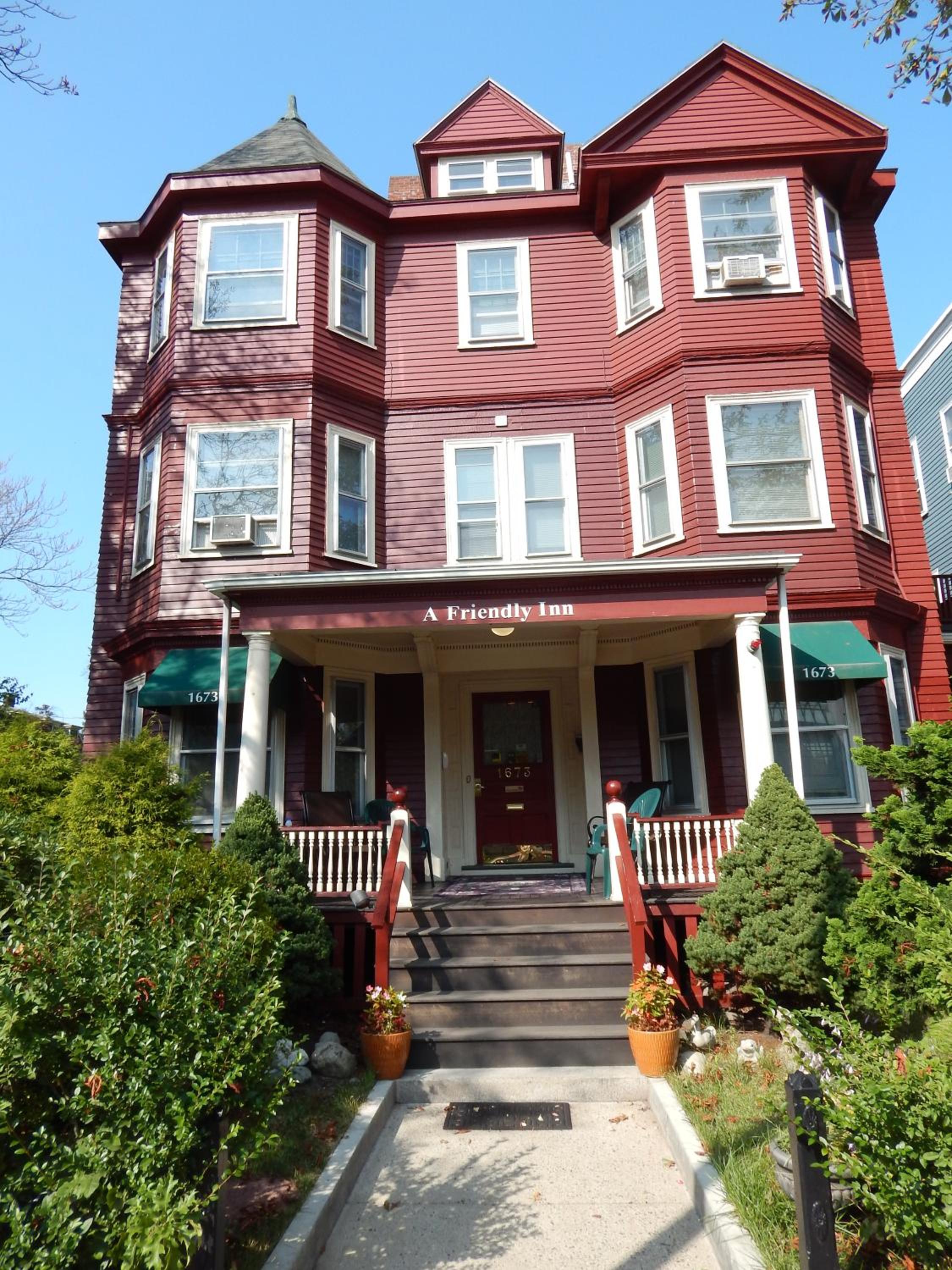 A Friendly Inn at Harvard view 2
