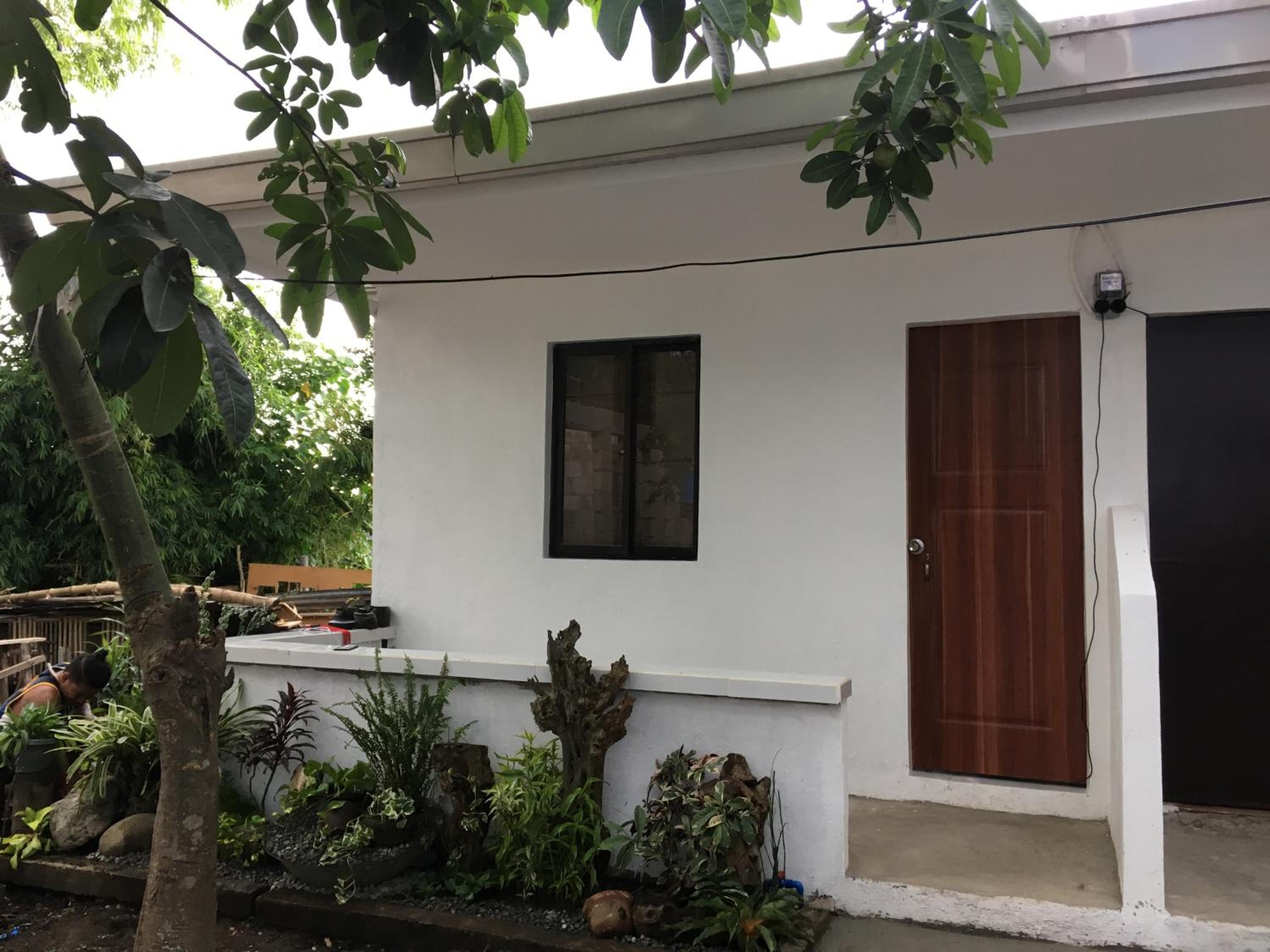 Budget Rooms in Silang Near Tagaytay view 4
