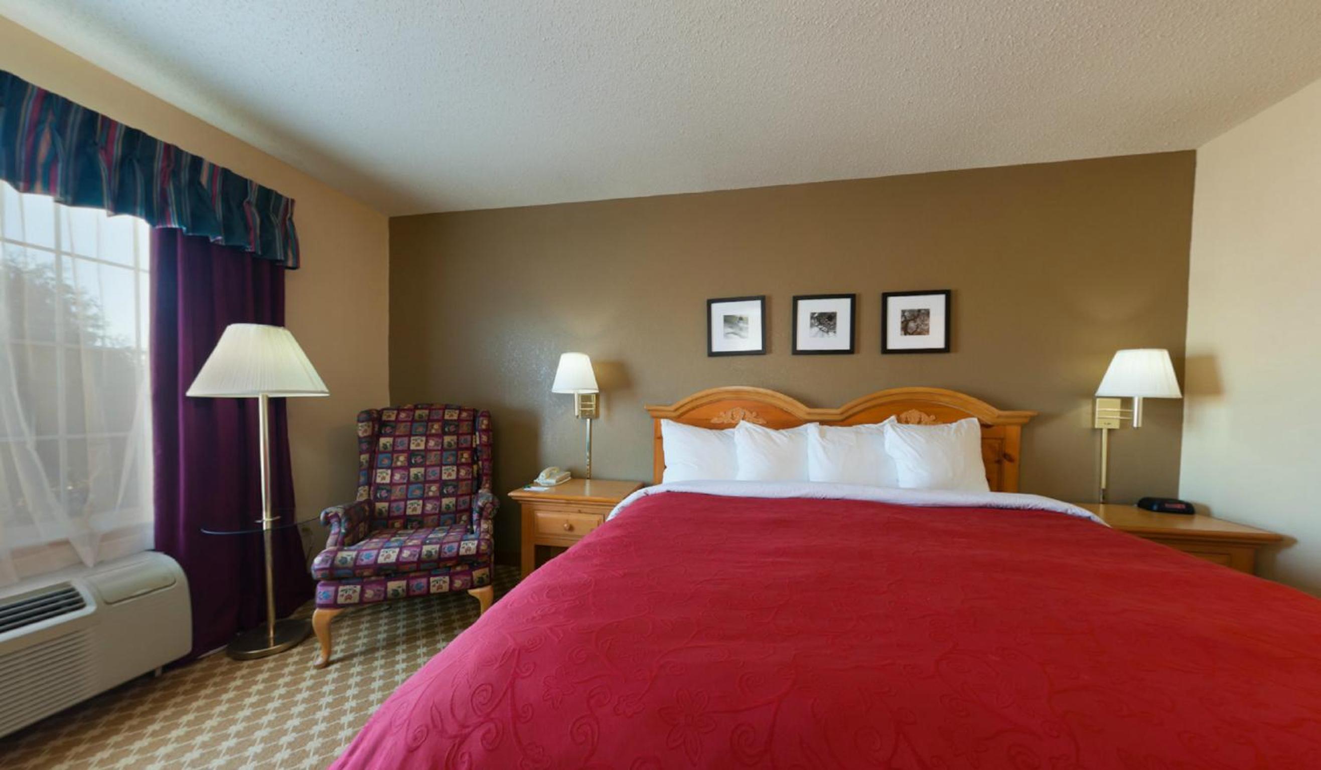 Galesburg Vacations - AmericInn by Wyndham, Galesburg, IL - Property Image 1