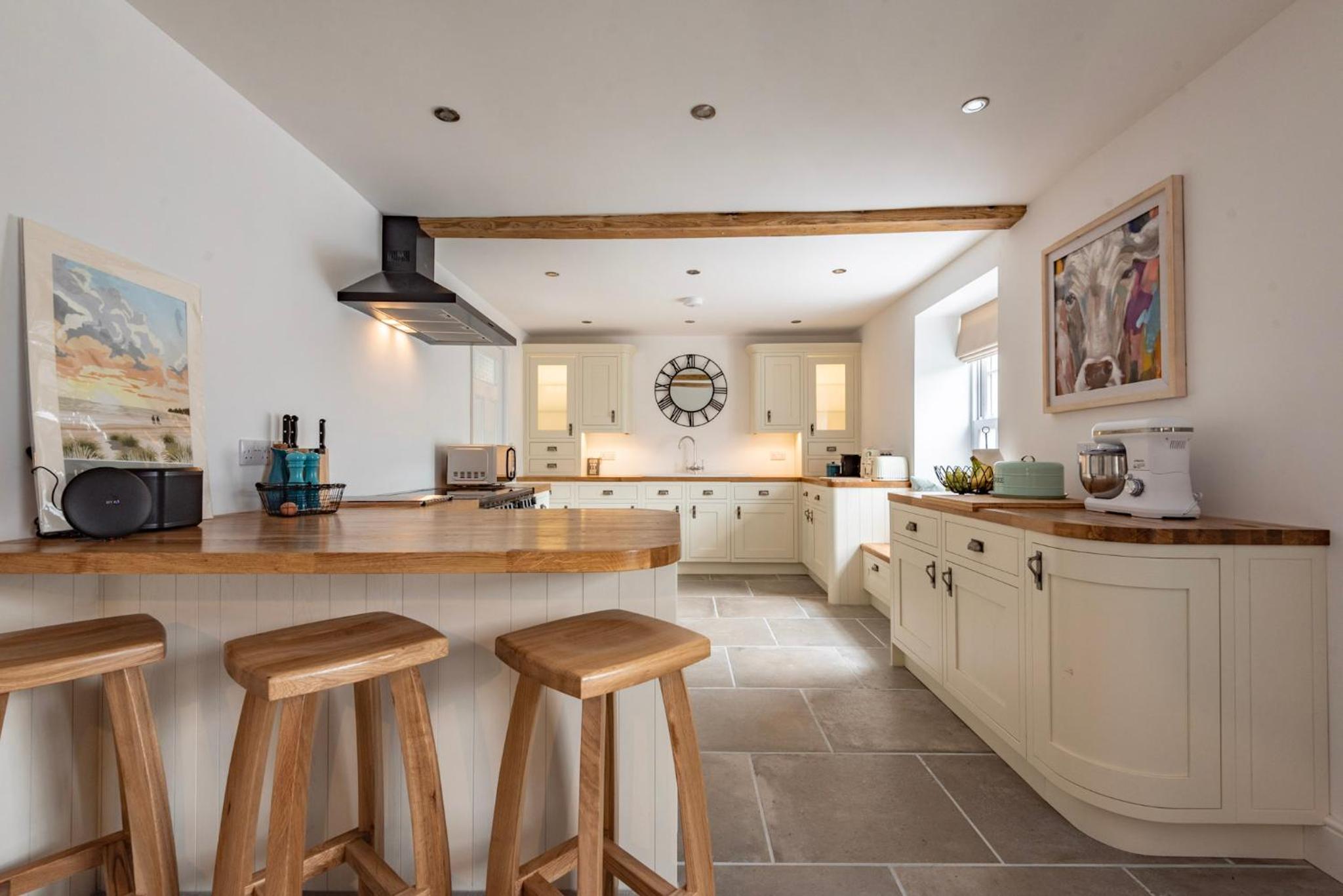 The Old Chequers - Hot tub & Games room view 5