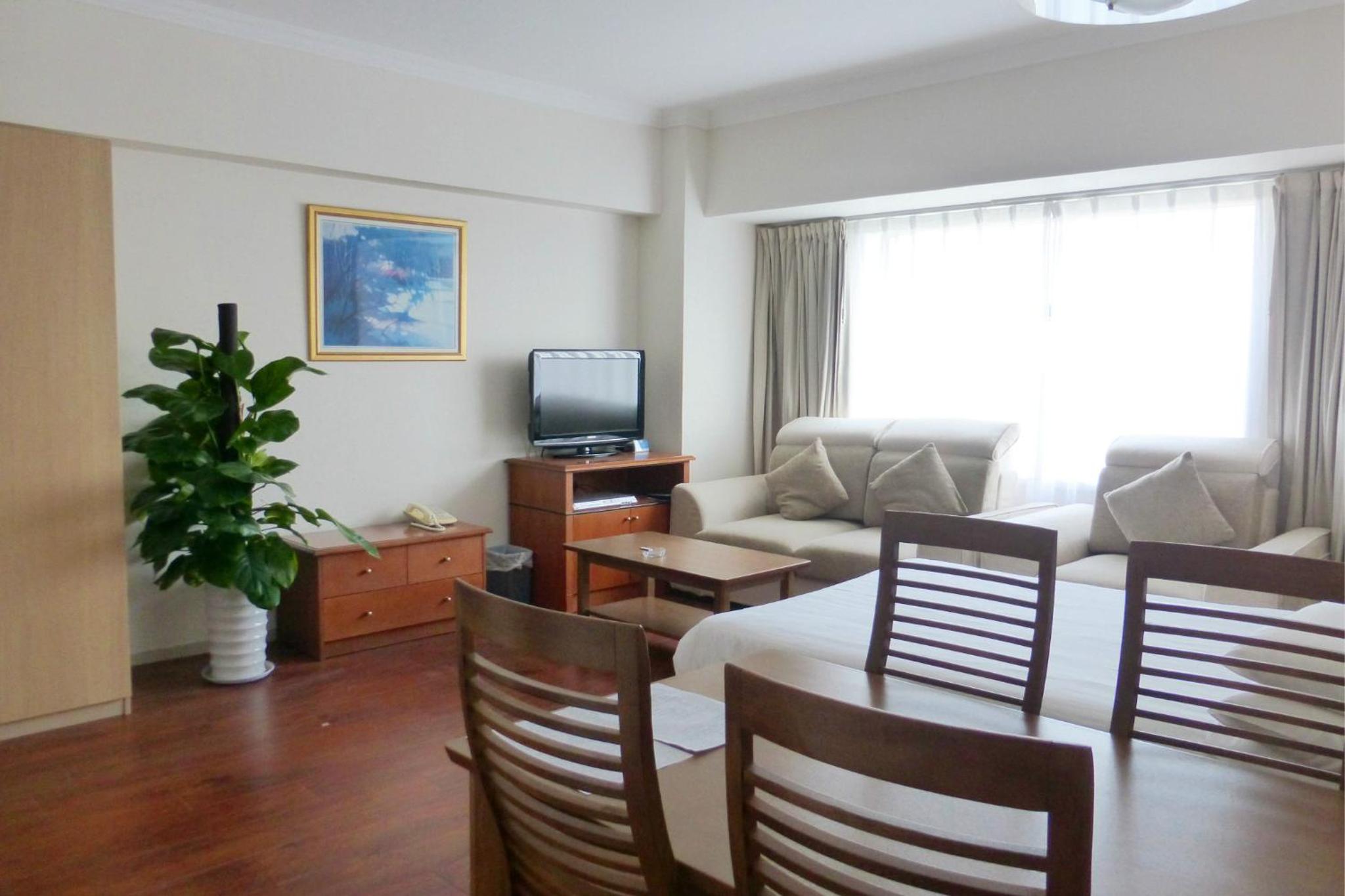 Ruishi Hotel Dalian - Image 2