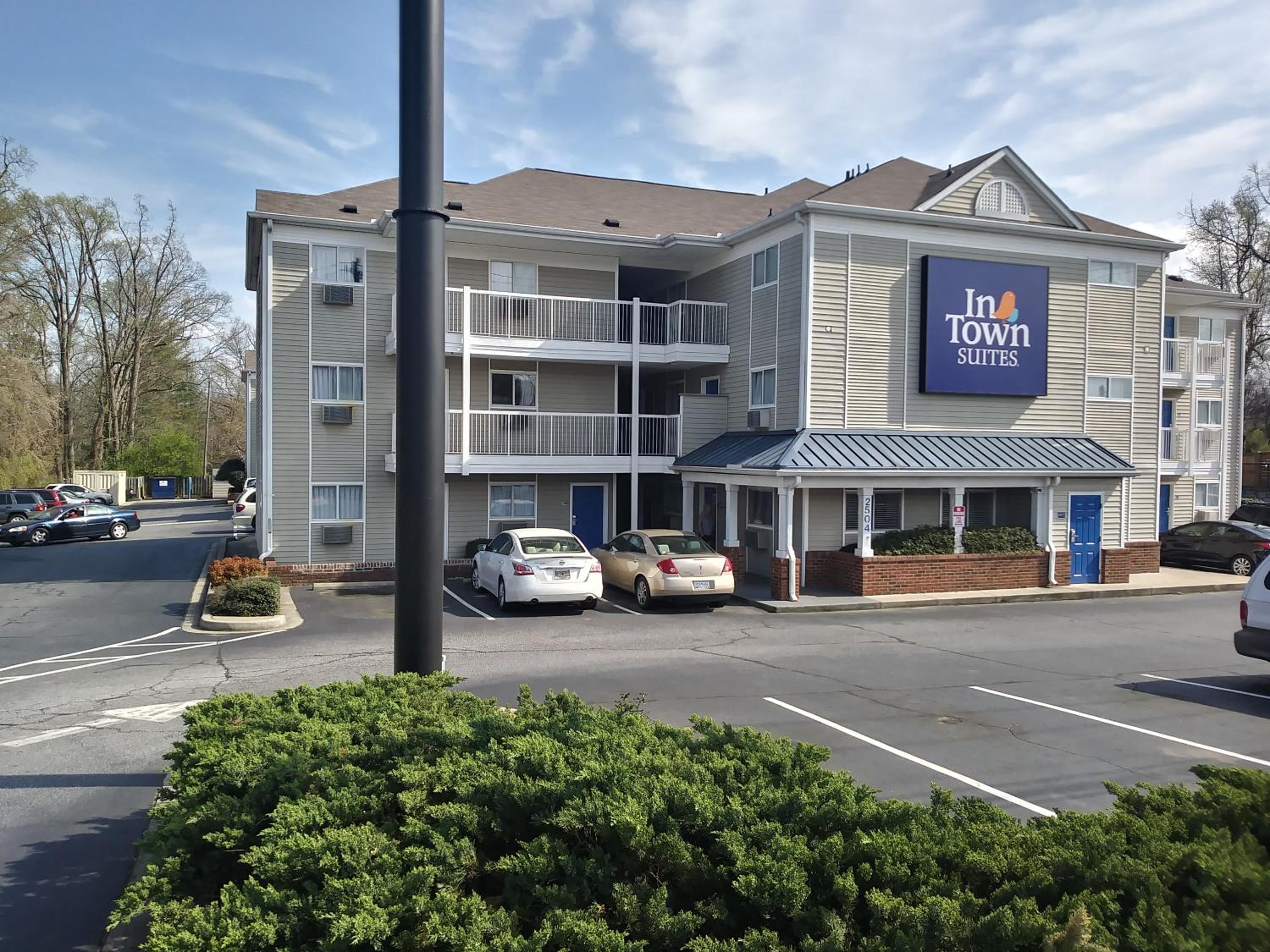 Hotel InTown Suites Extended Stay Greenville SC - Wade Hampton - Image 1