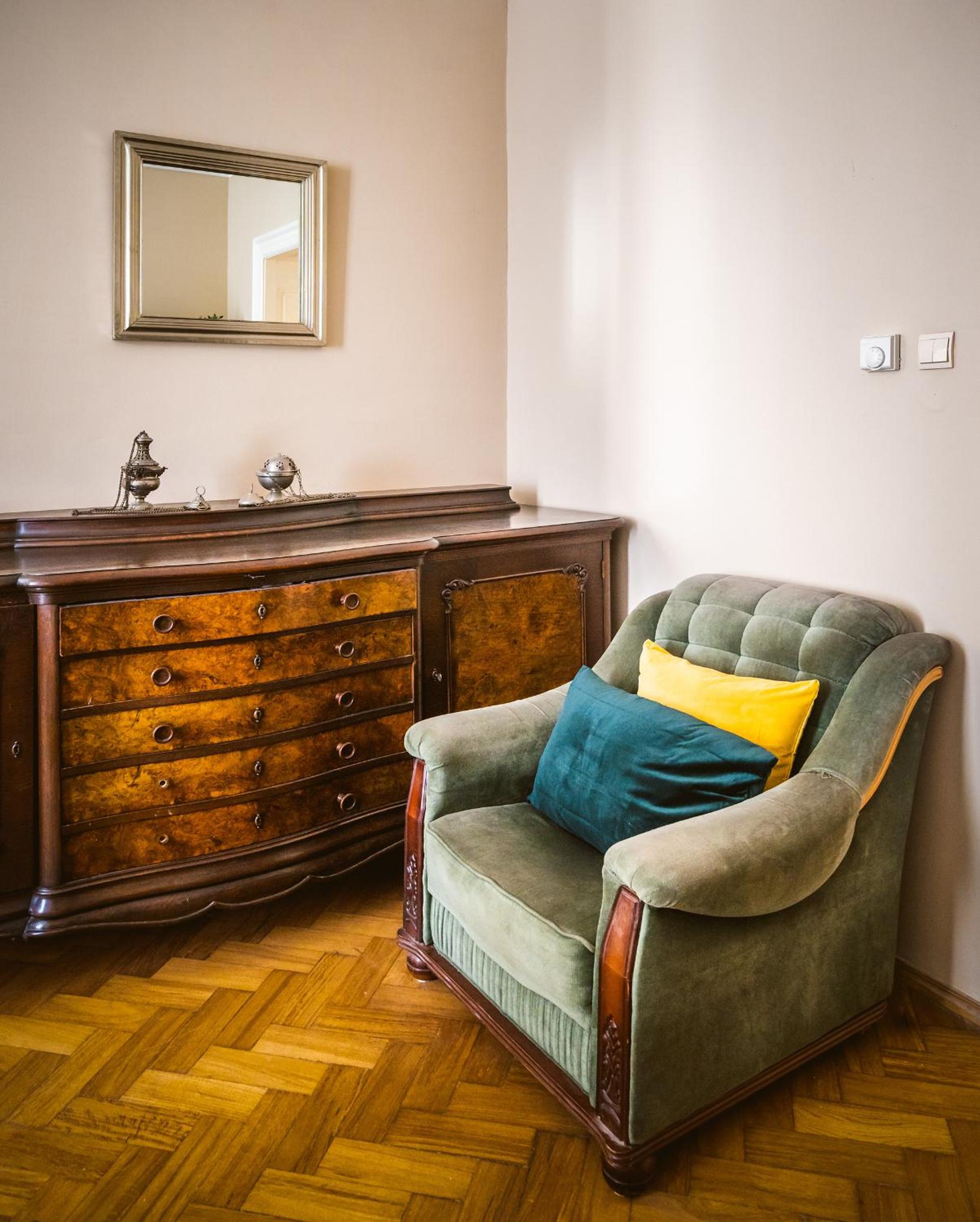 Luxurious Kafka family apt in Old Town
