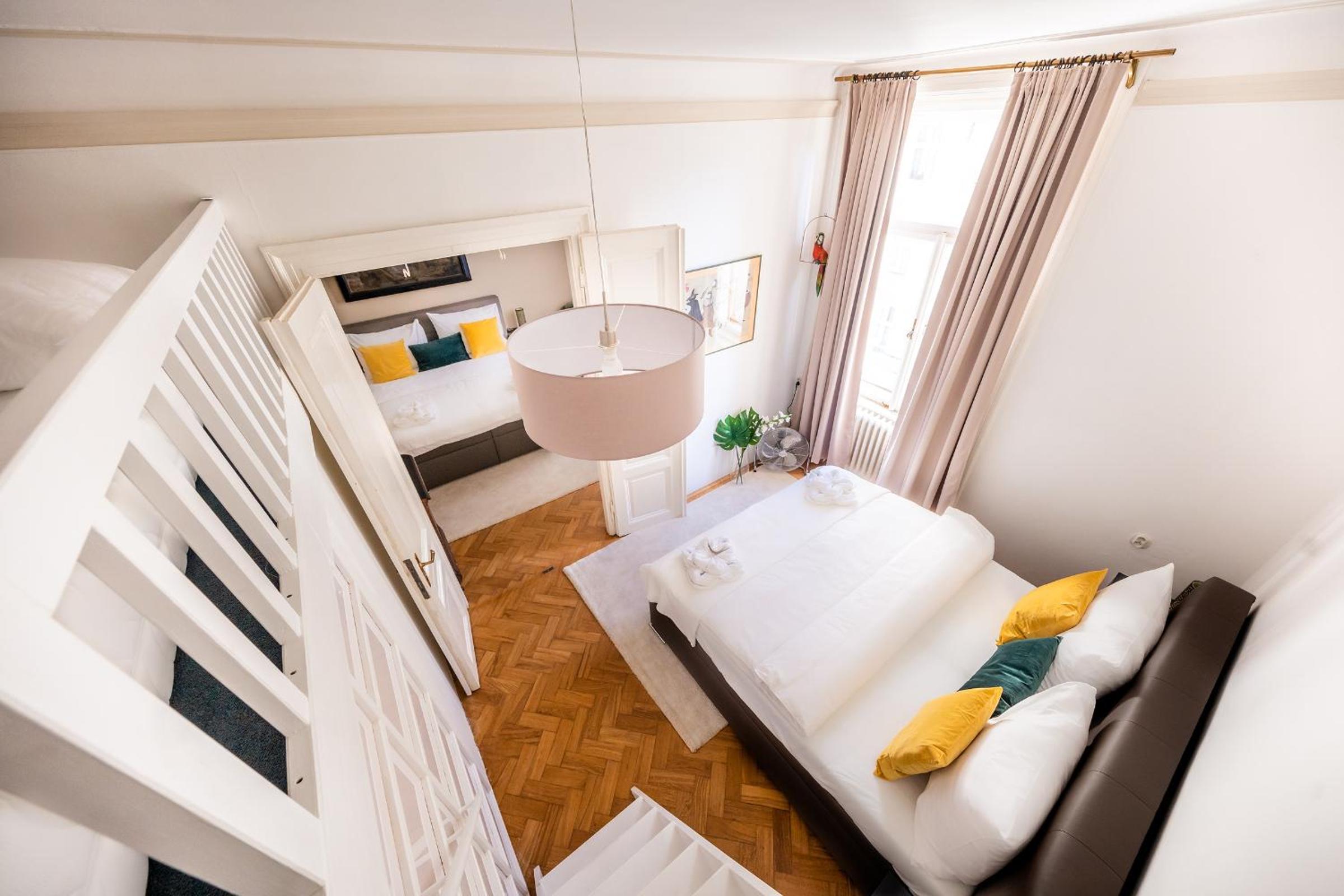 Luxurious Kafka family apt in Old Town