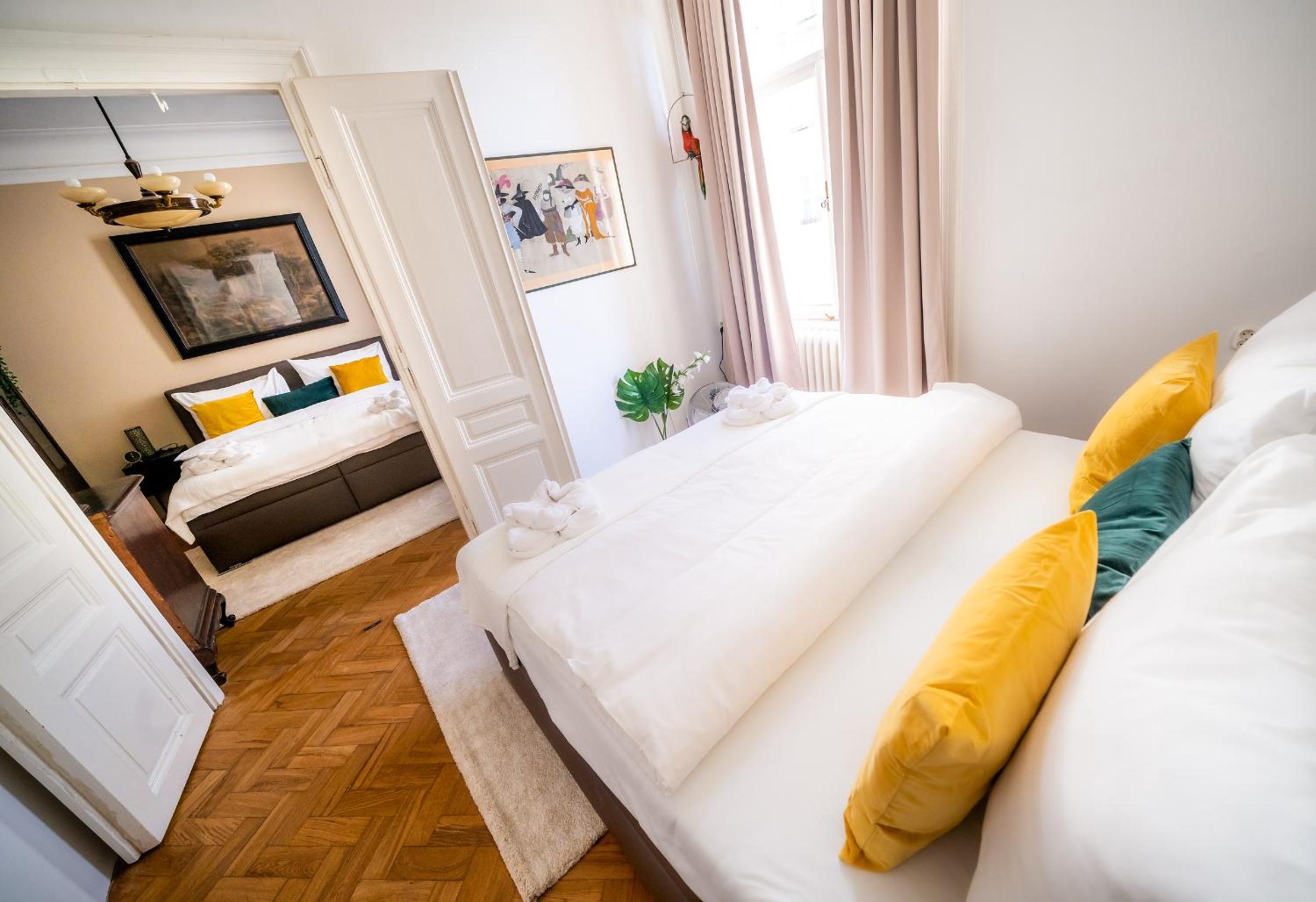 Luxurious Kafka family apt in Old Town