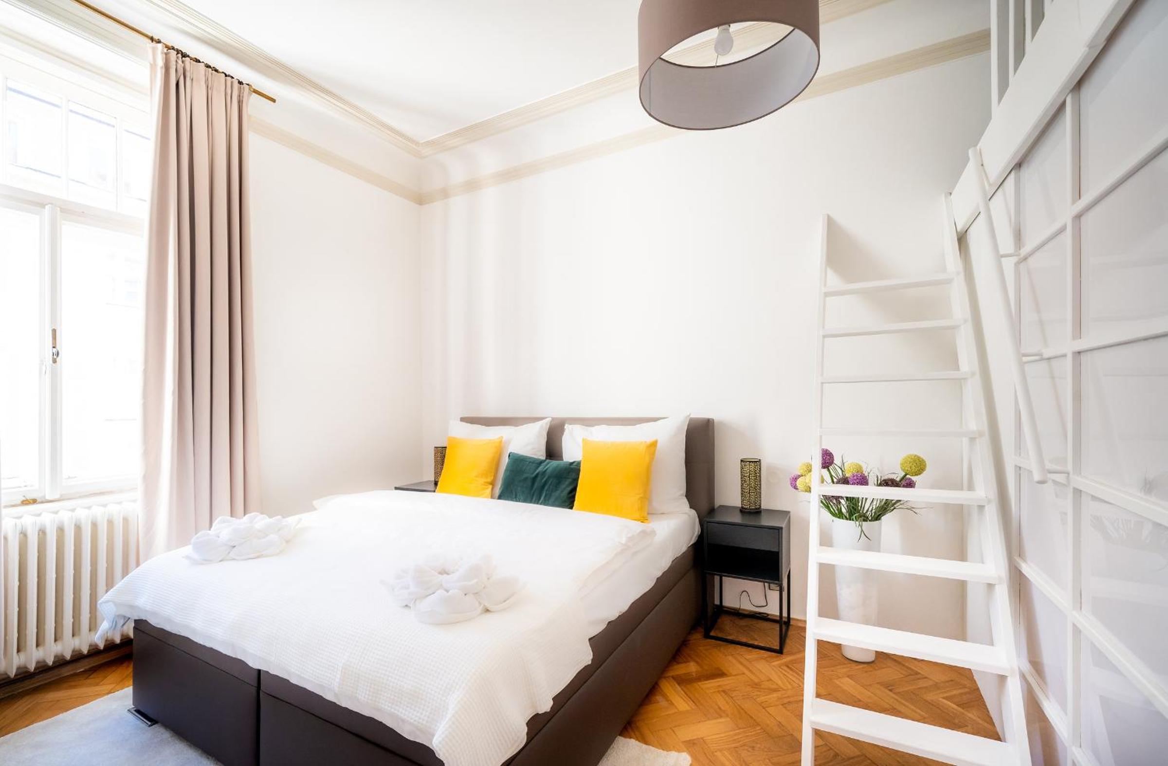 Luxurious Kafka family apt in Old Town
