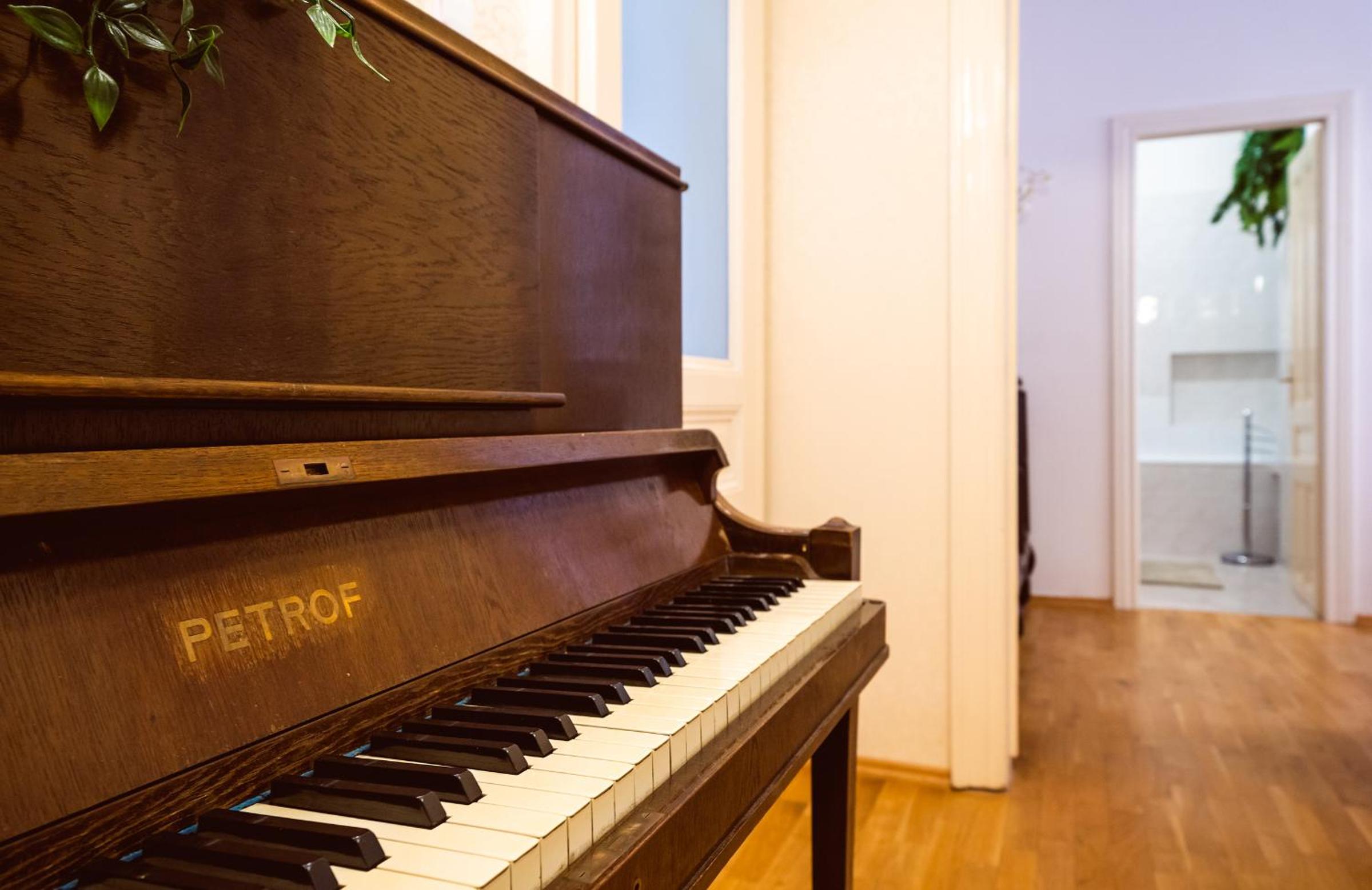 Luxurious Kafka family apt in Old Town
