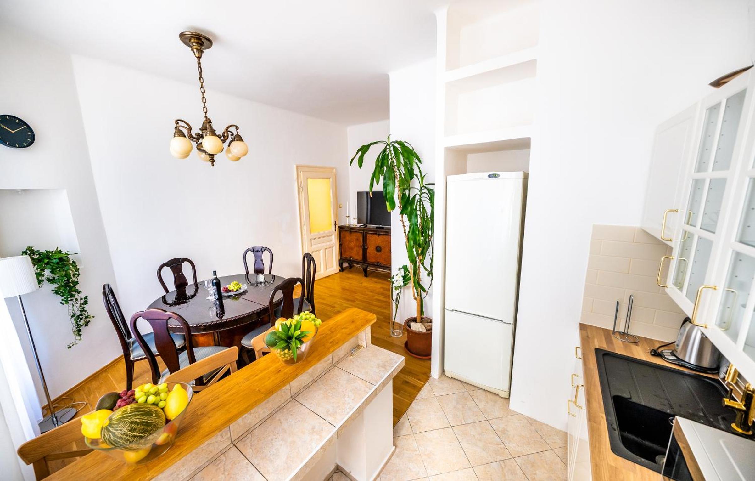 Luxurious Kafka family apt in Old Town