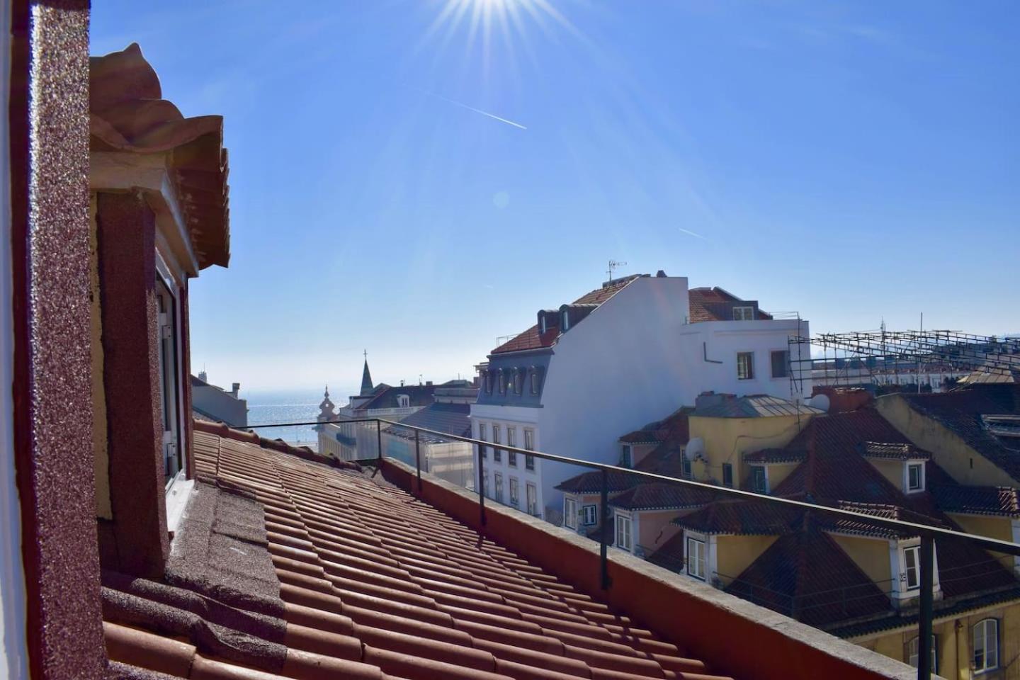 360º Rooftop Lisbon and River View