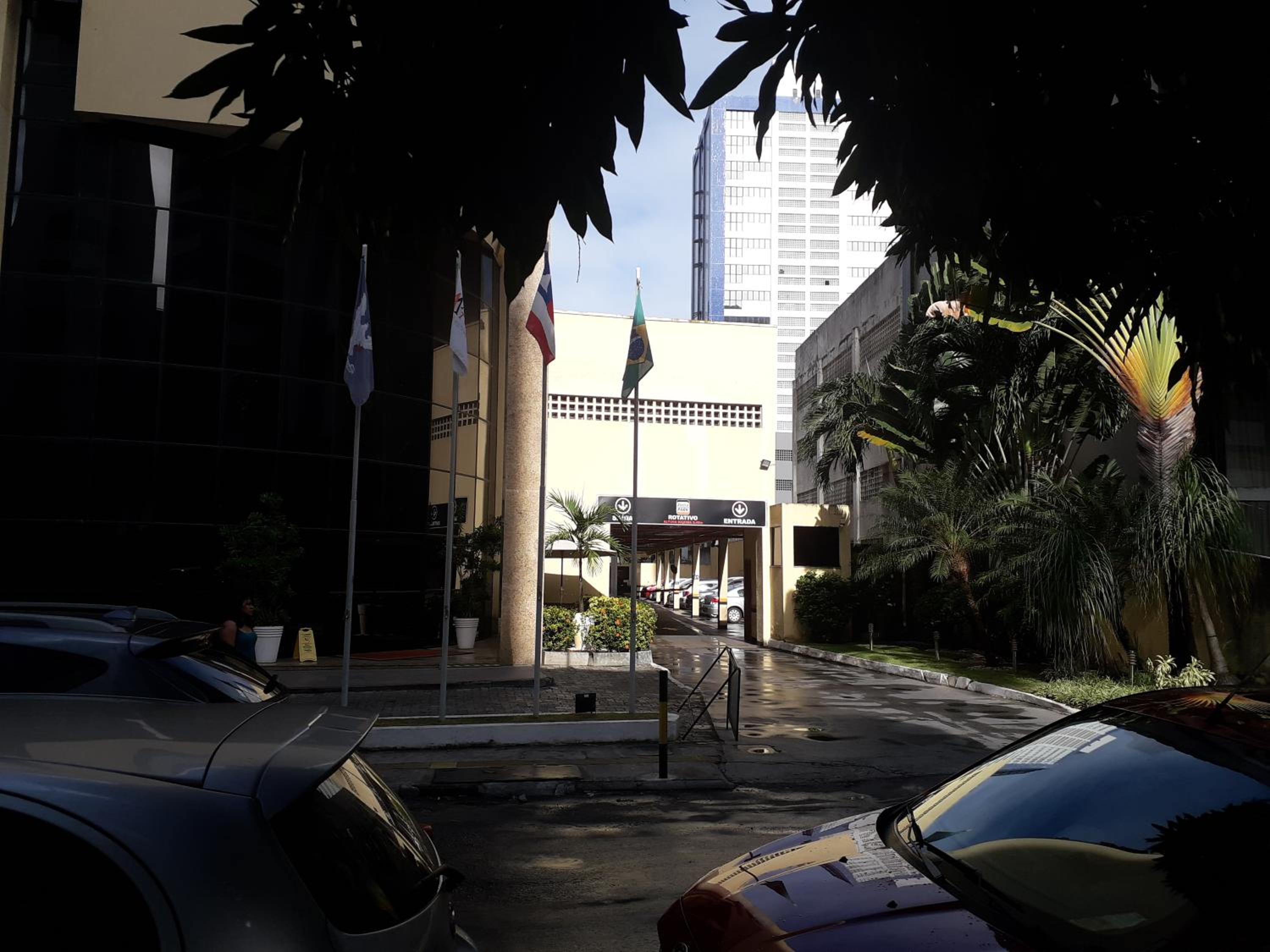 Flat Athenas América ao lado do Salvador Shopping