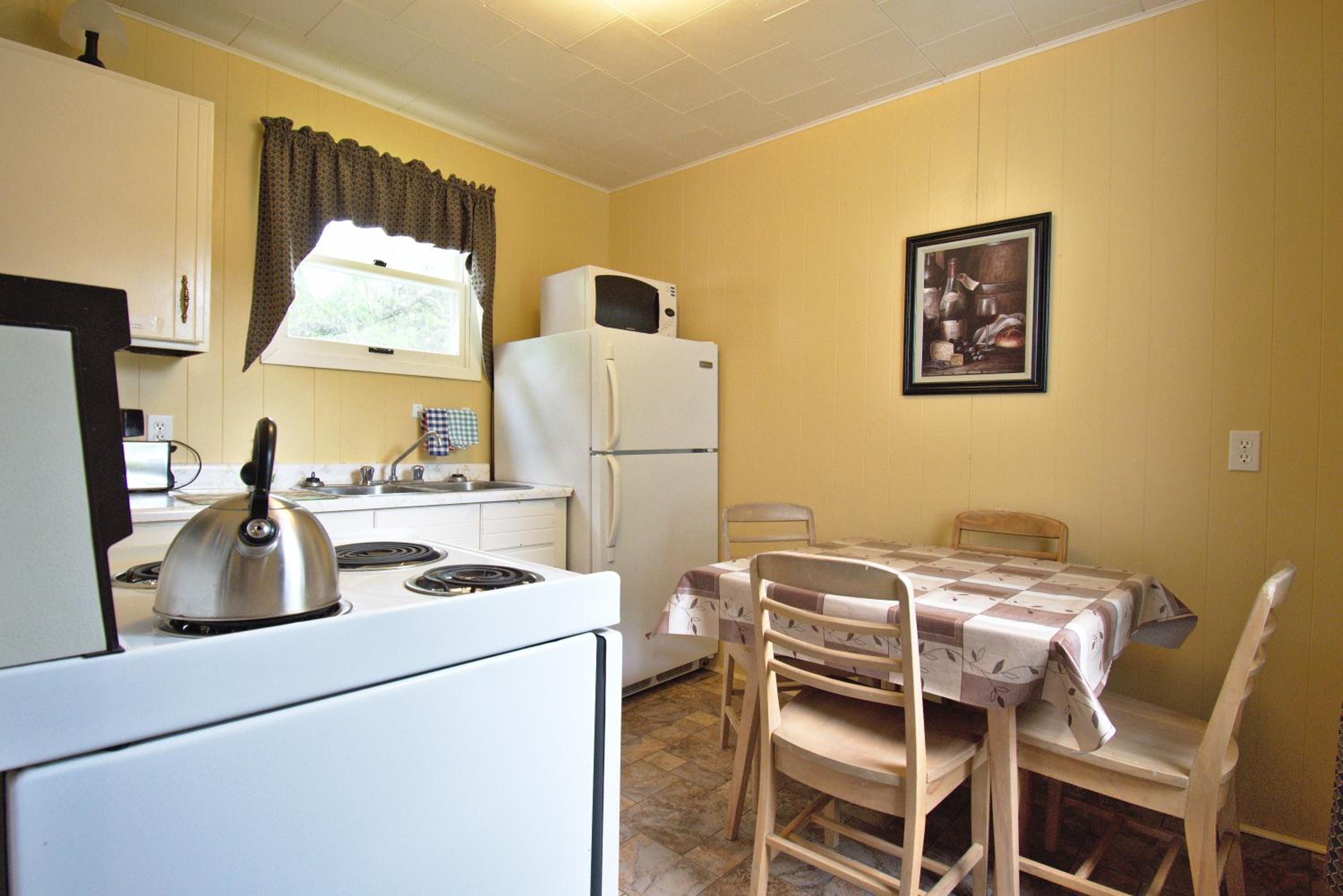 Lakeview Lodge and Cottages