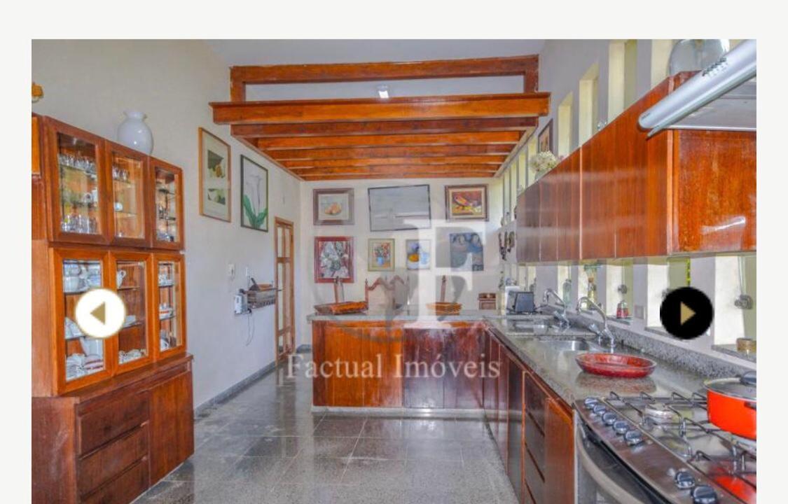 Deslumbrante casa condomínio fechado praia de Pernambuco - Guarujá