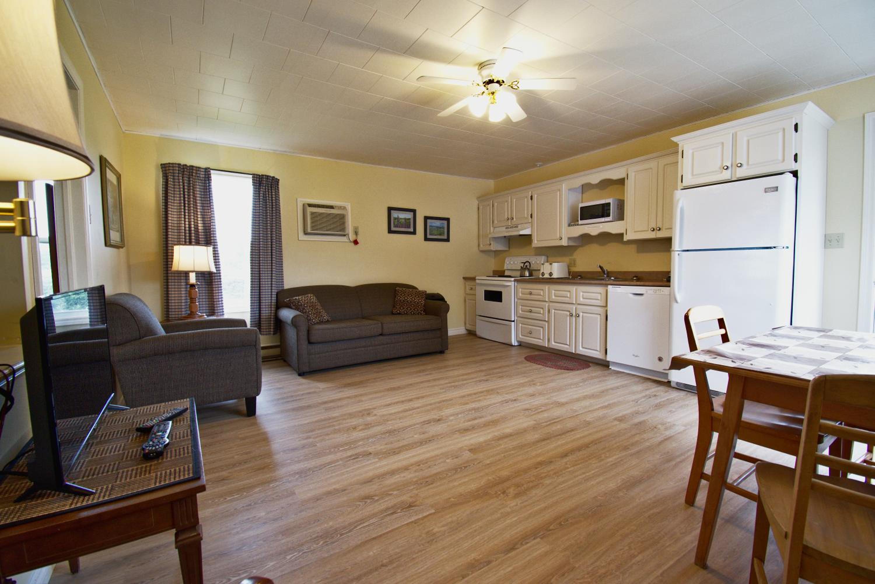 Lakeview Lodge and Cottages