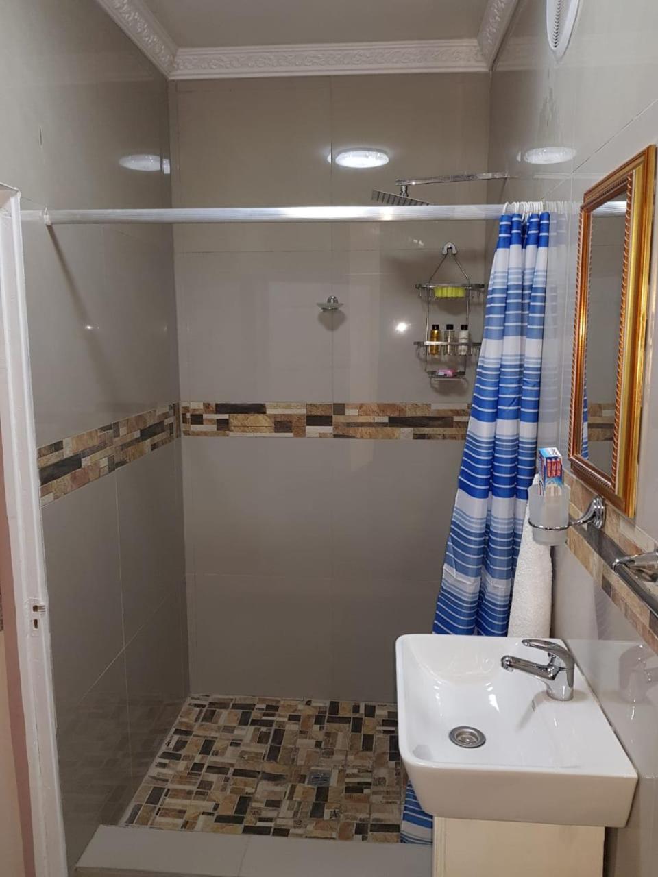RJs Guesthouse