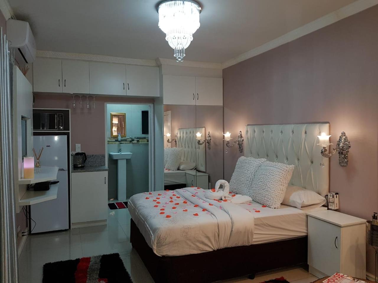 RJs Guesthouse