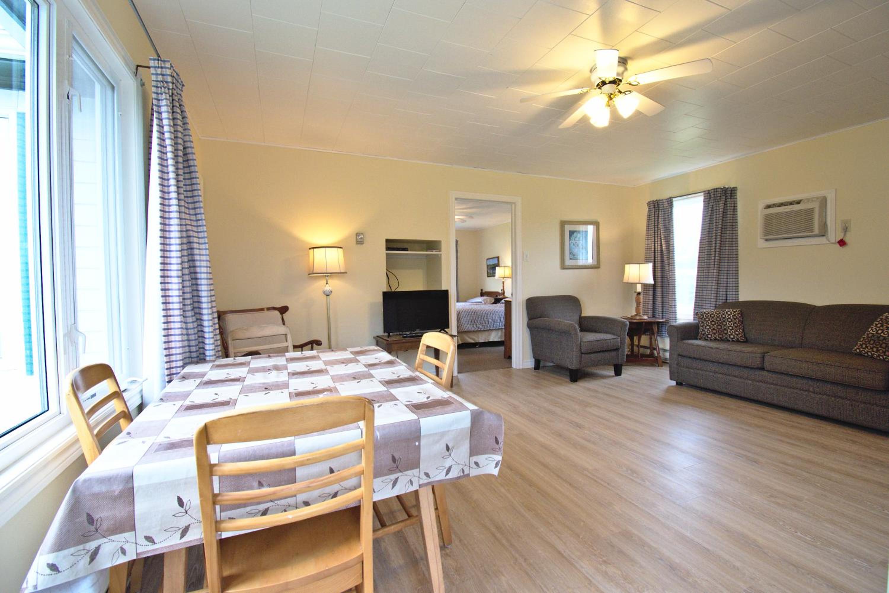 Lakeview Lodge and Cottages