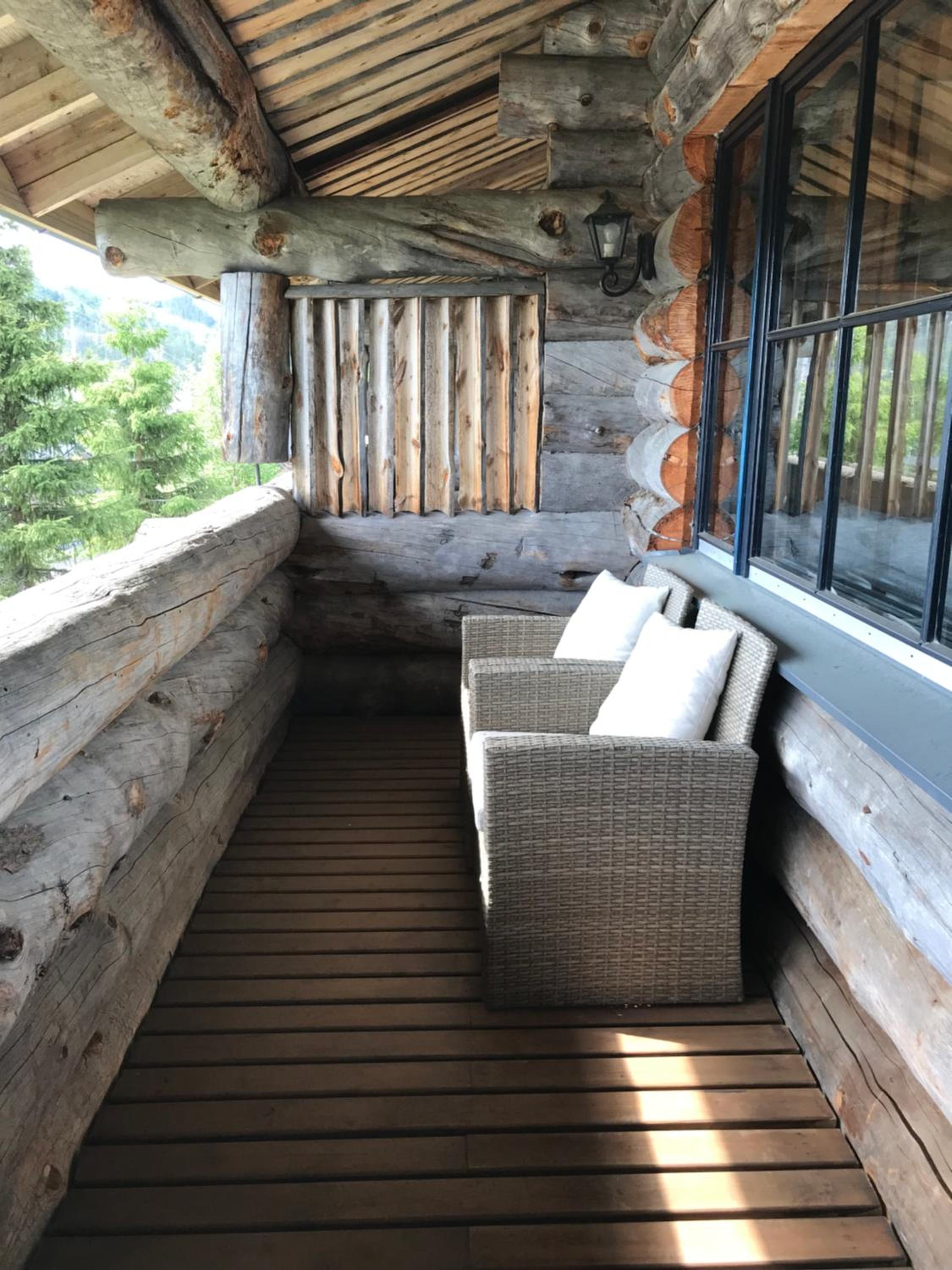 Chill Cave - logwood cottage view 5
