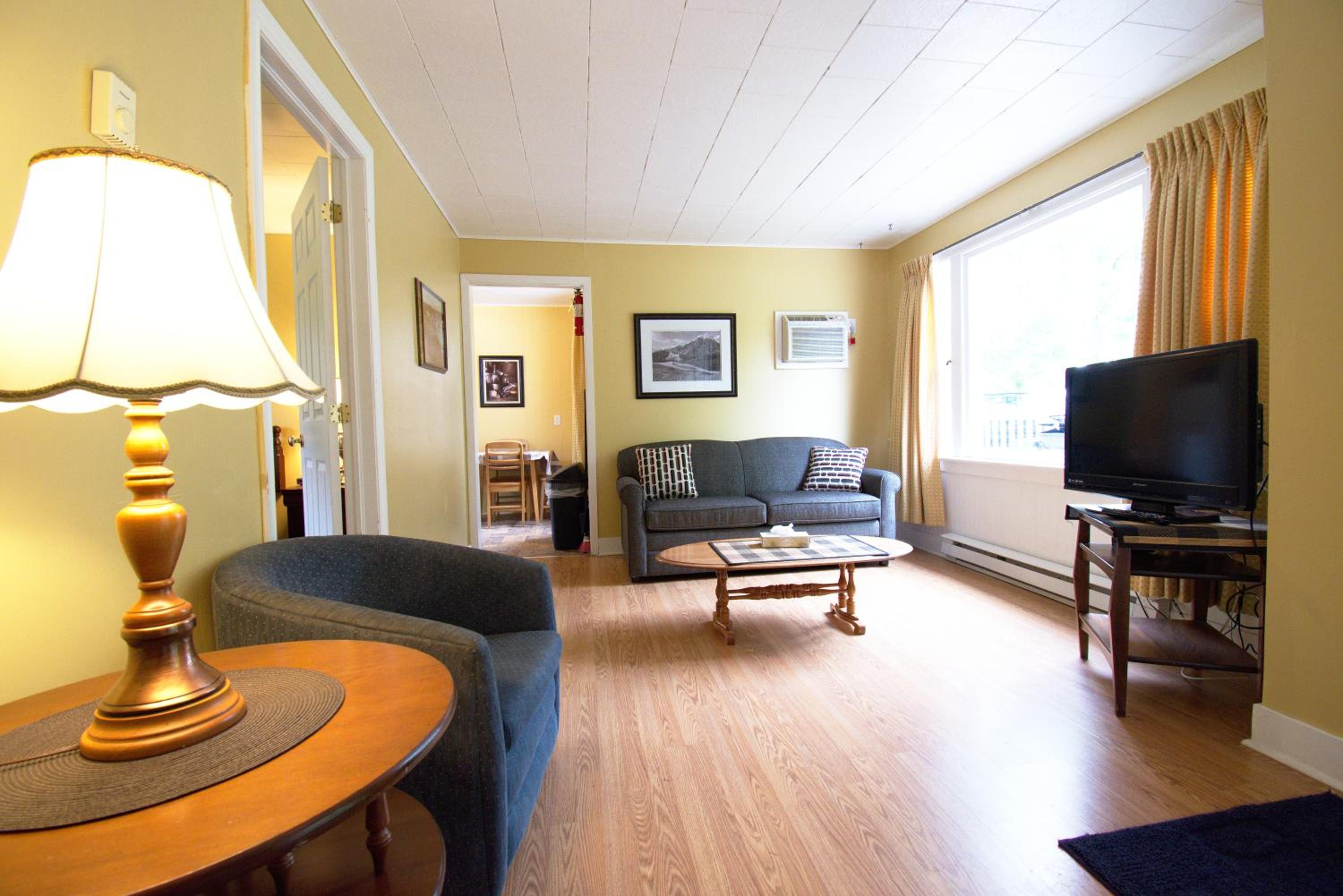 Lakeview Lodge and Cottages