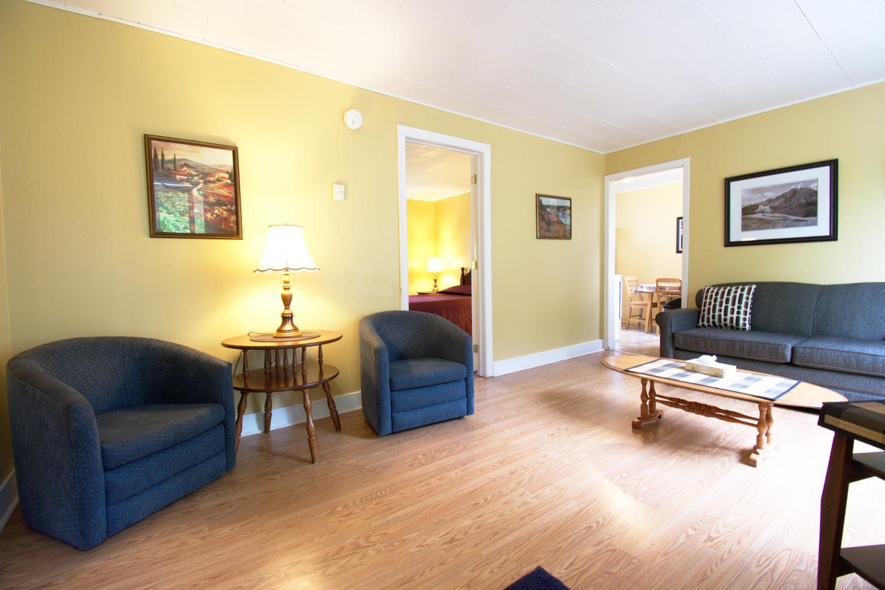 Lakeview Lodge and Cottages