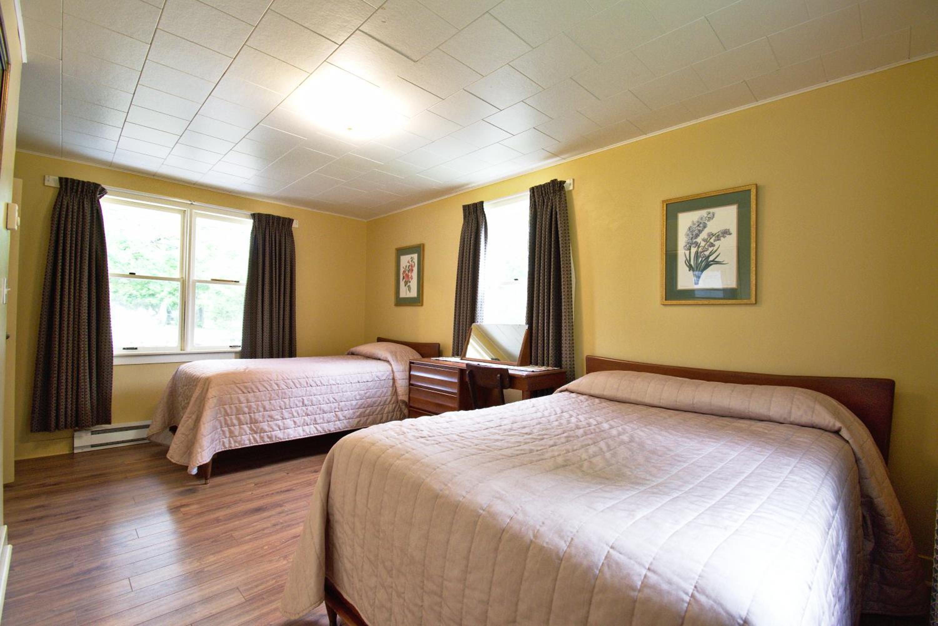 Lakeview Lodge and Cottages