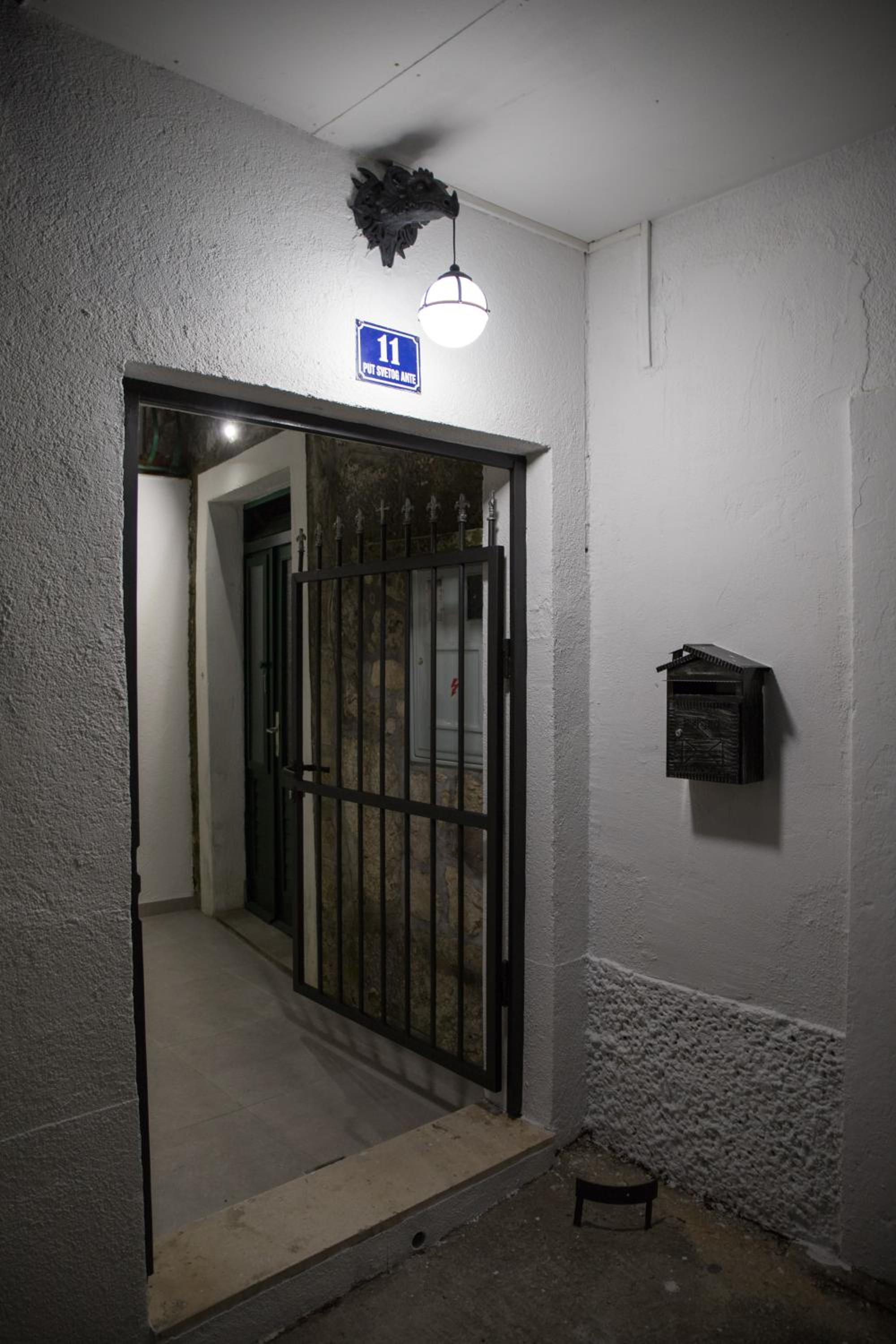 Photo 32