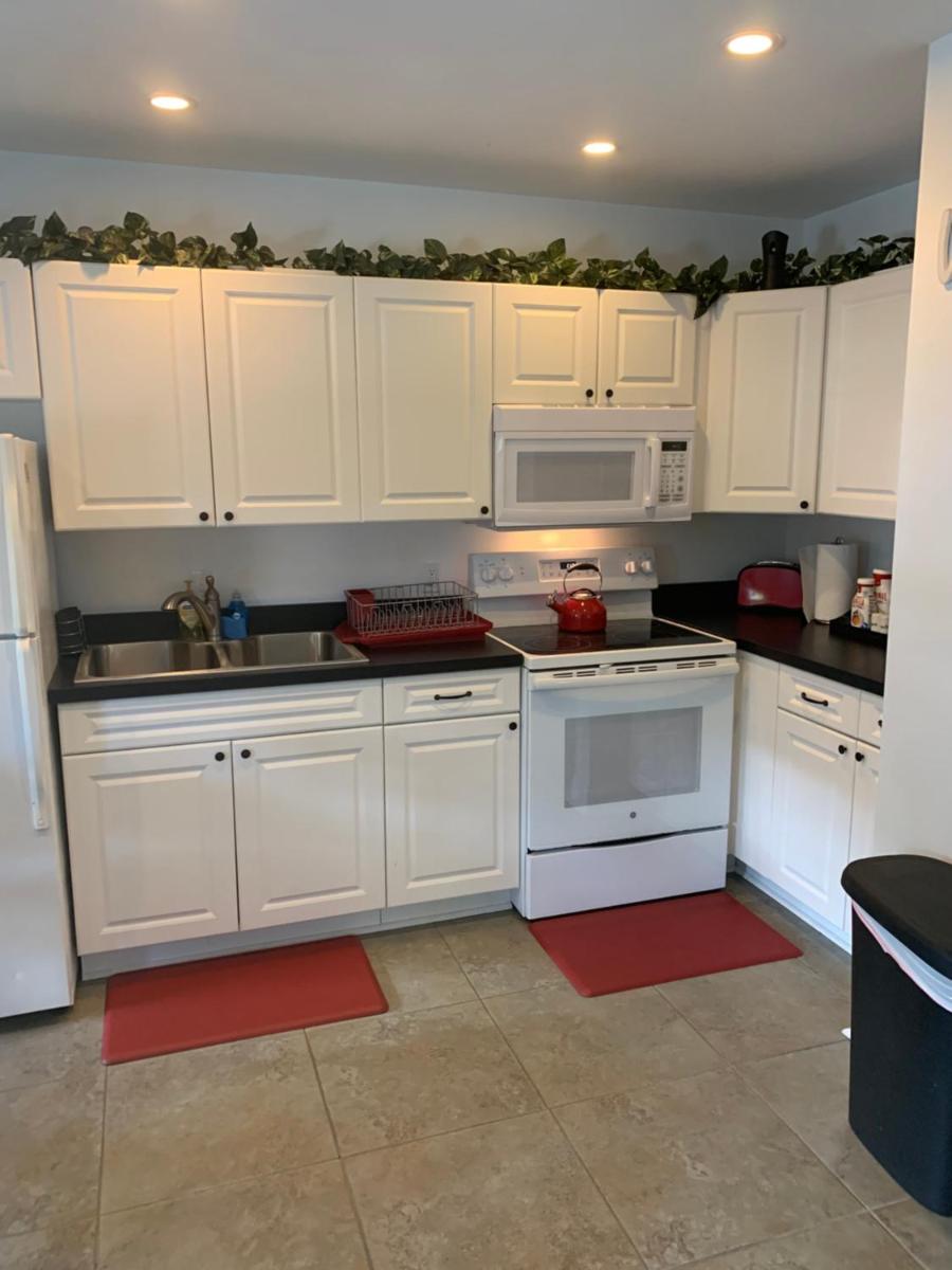 Peaceful Getaway for Two in Lincolnville/Quiet Area/2.3 Miles to Beach view 4