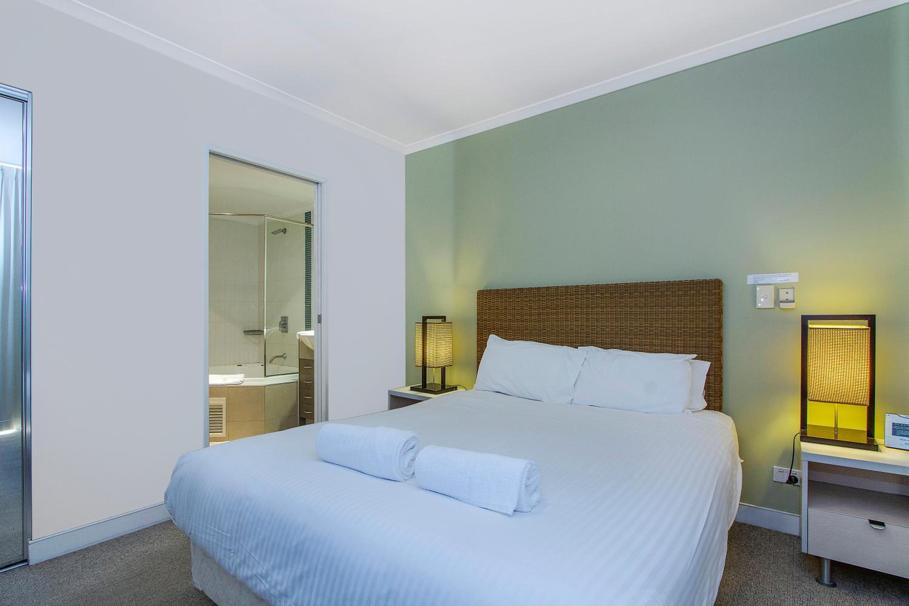 Ettalong Beach Luxury Apartments view 2
