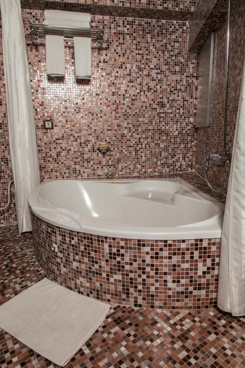 Jacuzzi