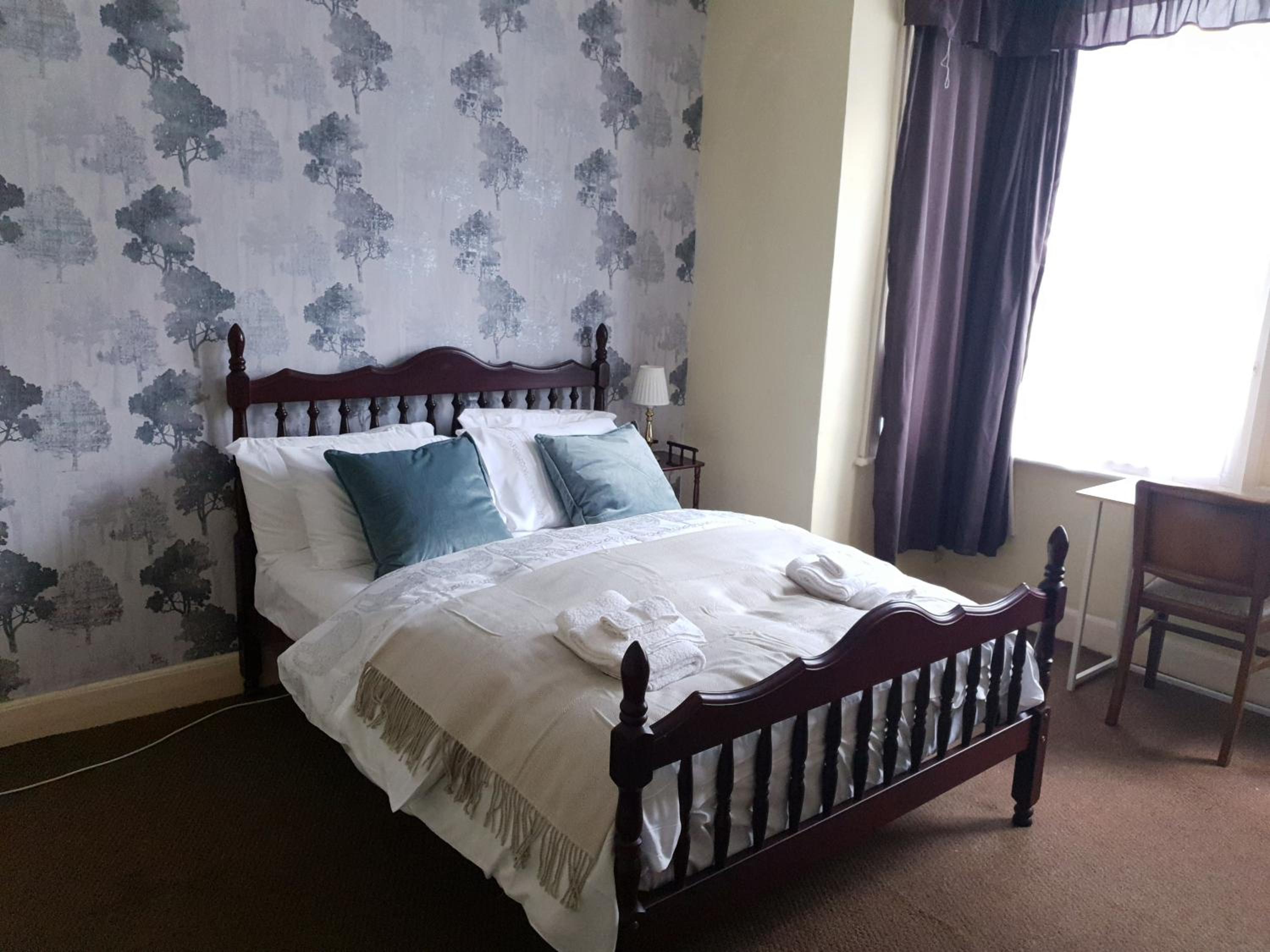 Grandeur Holiday home, with free parking view 5