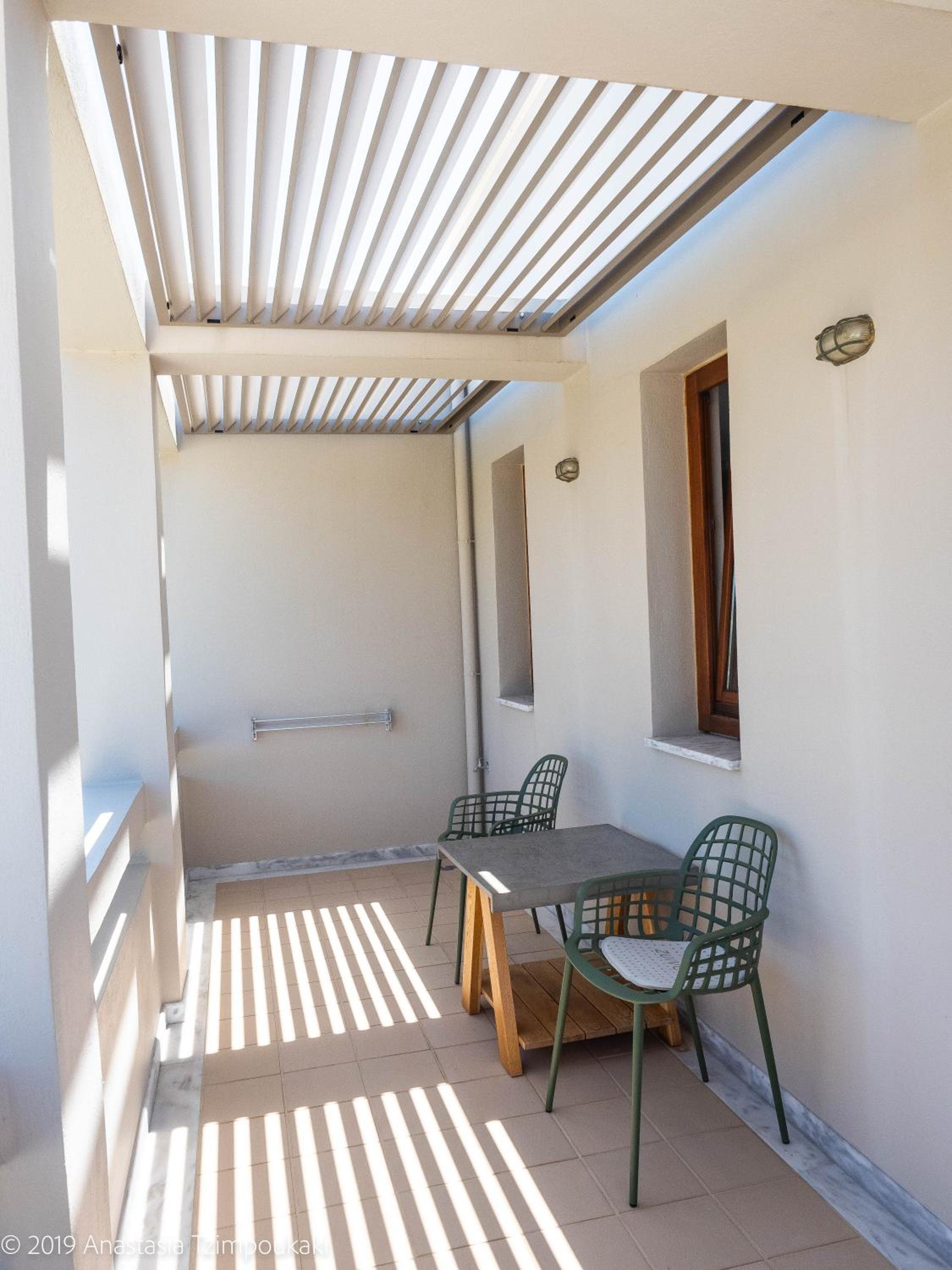 Mikro Livadi Special Lodges - Has an Eco Salt water pool - 150m from the beach