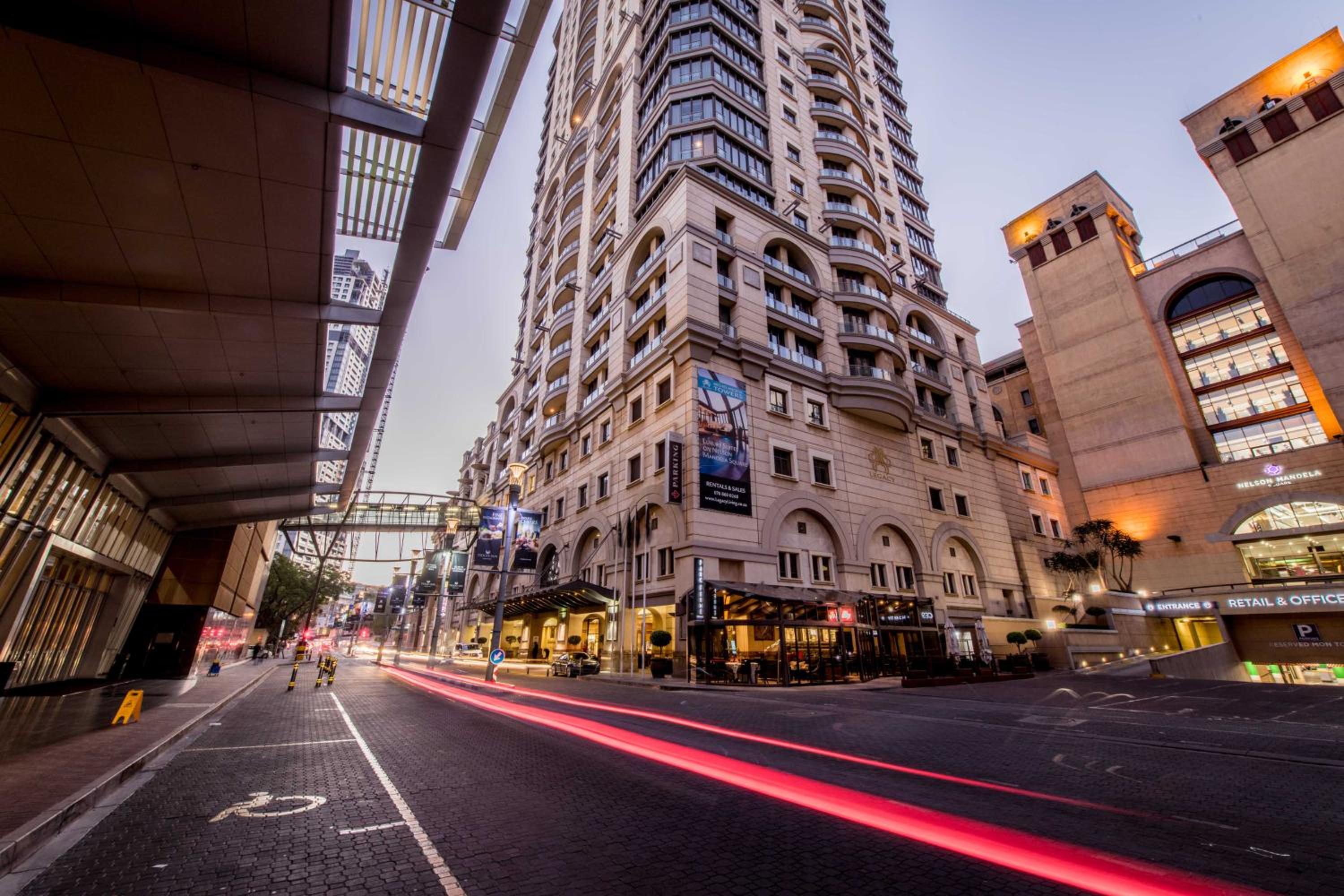 Johannesburg Vacations - The Michelangelo Towers - Property Image 77