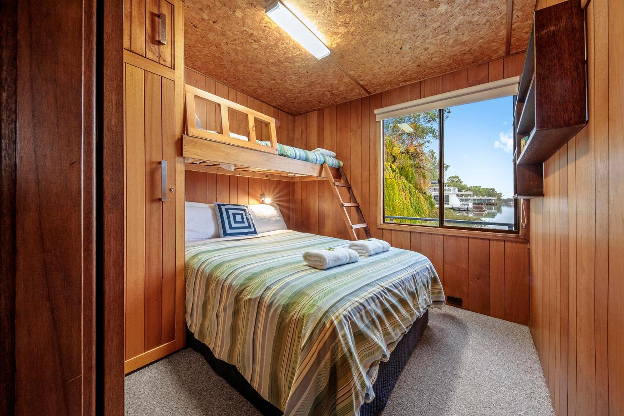 Renmark River Villas and Boats & Bedzzz