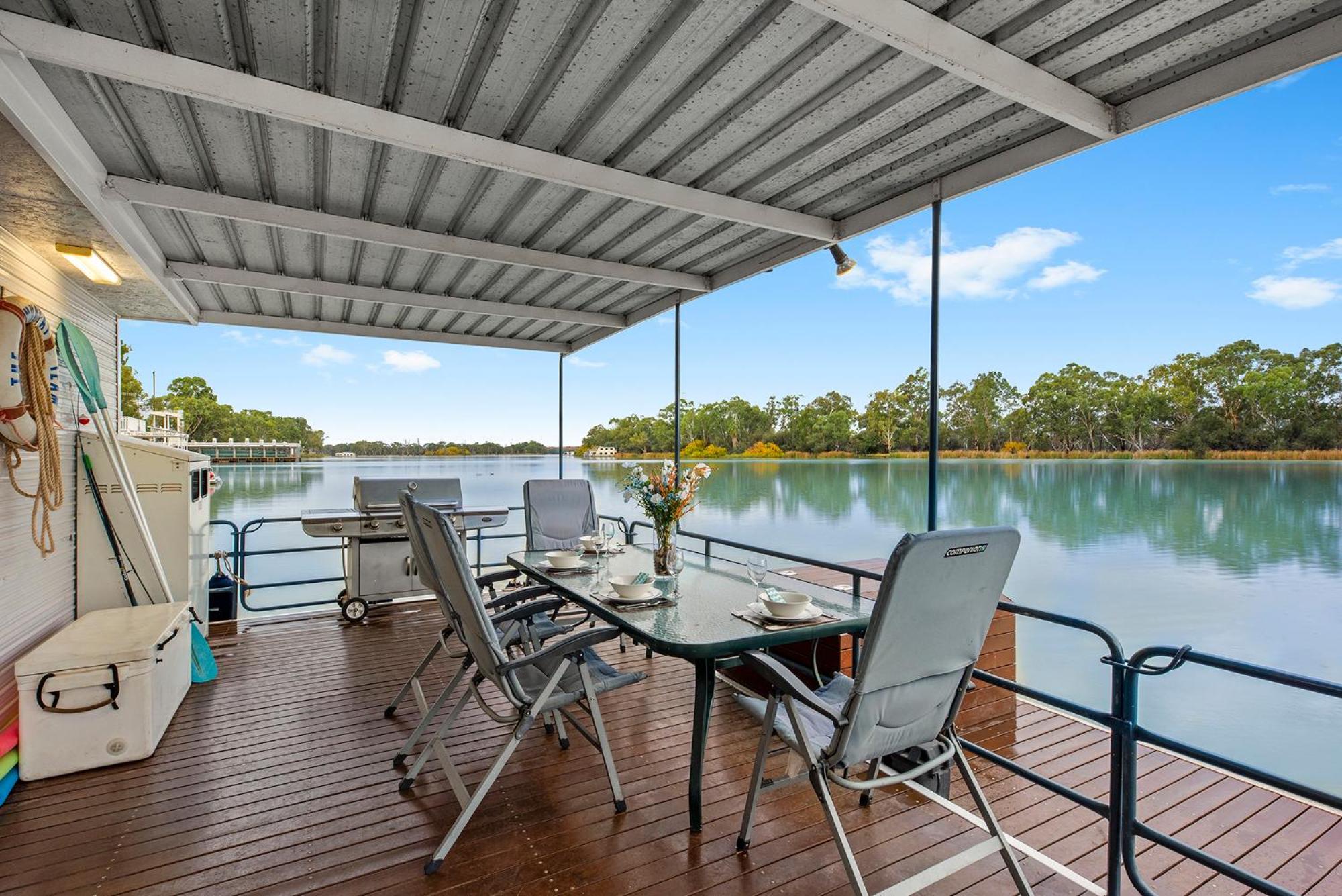 Renmark River Villas and Boats & Bedzzz