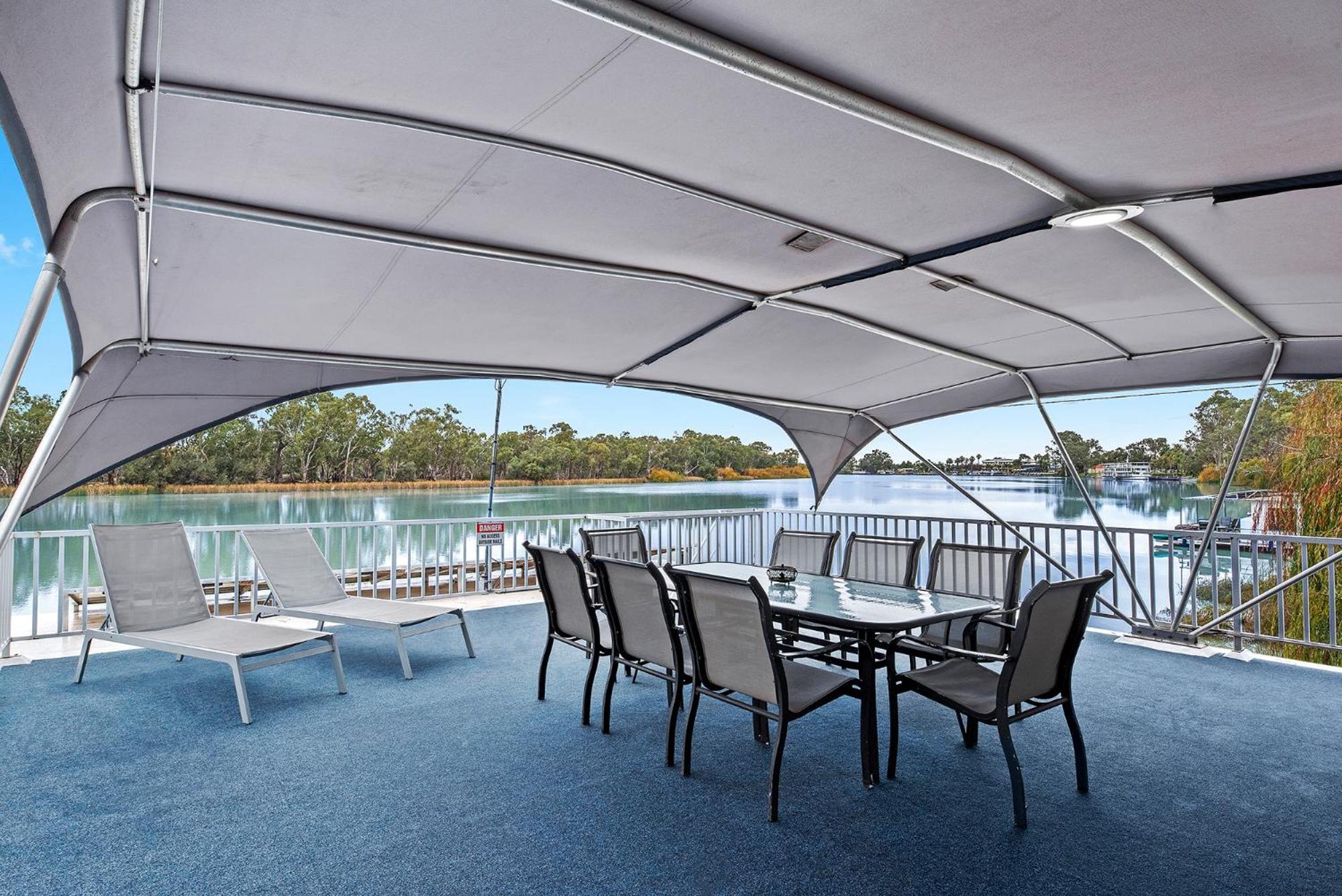 Renmark River Villas and Boats & Bedzzz
