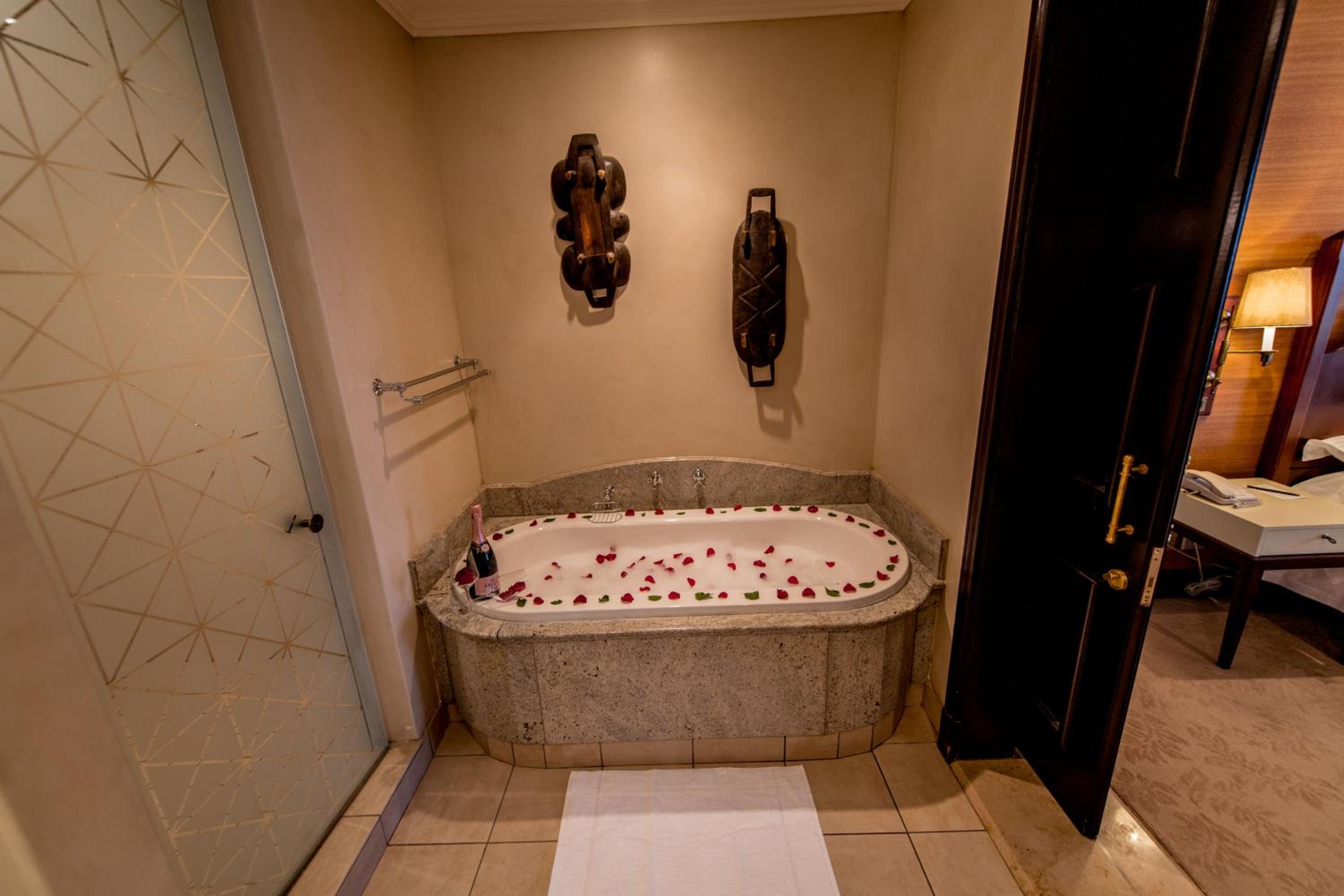 Johannesburg Vacations - The Michelangelo Towers - Property Image 40